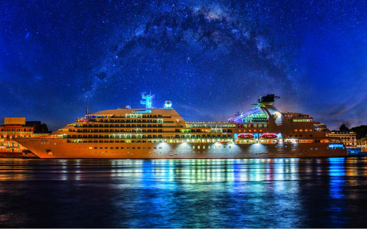 1280x800 Cruise Ship High Quality