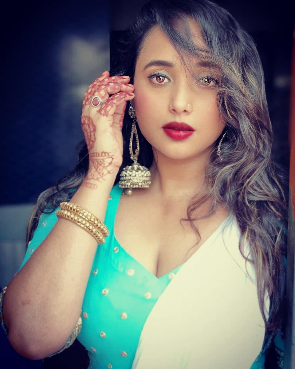 960x1200 Bhojpuri star Rani Chatterjee shared her hot photo in outfits, fans said
