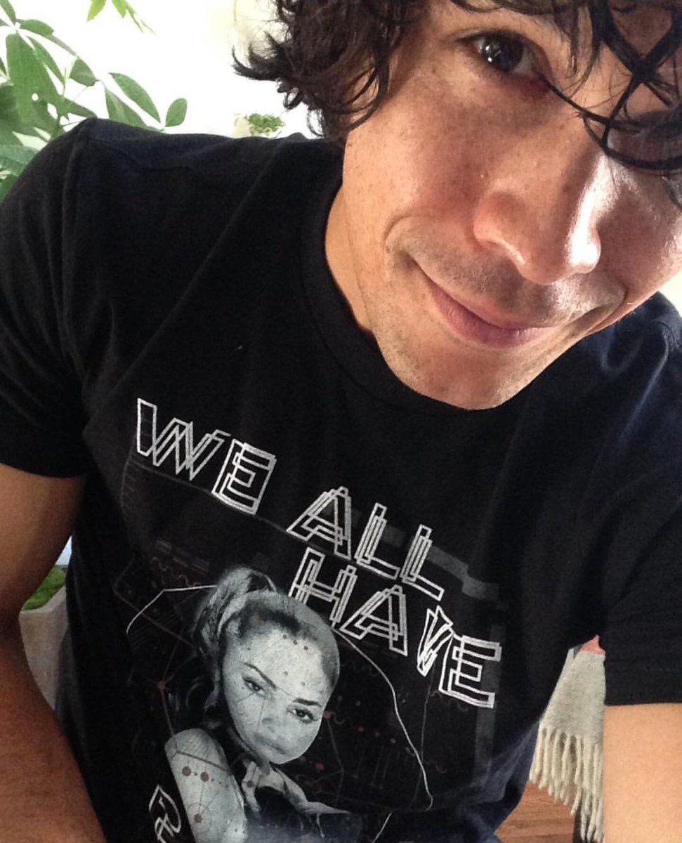 971x1200 bob morley picture