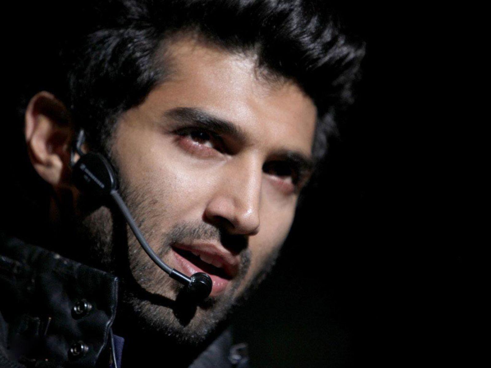 1600x1200 Aditya Roy Kapoor Phone Number. Bollywood Actors, Directors, Singers Mobile Numbers