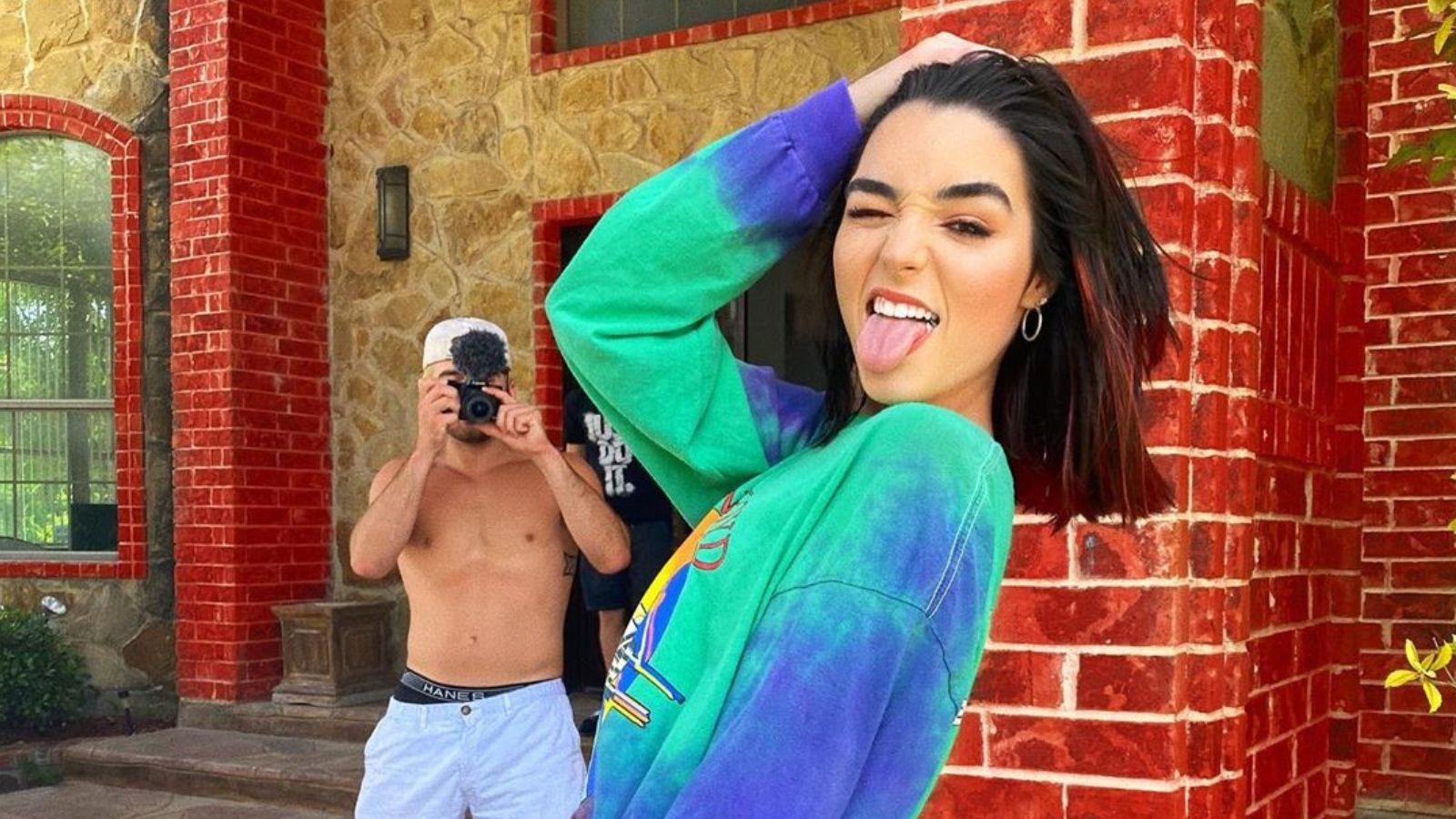 1600x900 TikTok star Indiana fuels rumors that she's joining the Hype House