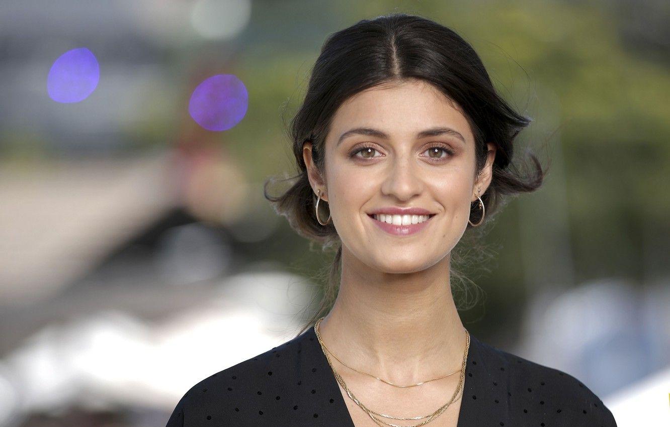 Anya Chalotra Wallpapers - Top Free Anya Chalotra Backgrounds