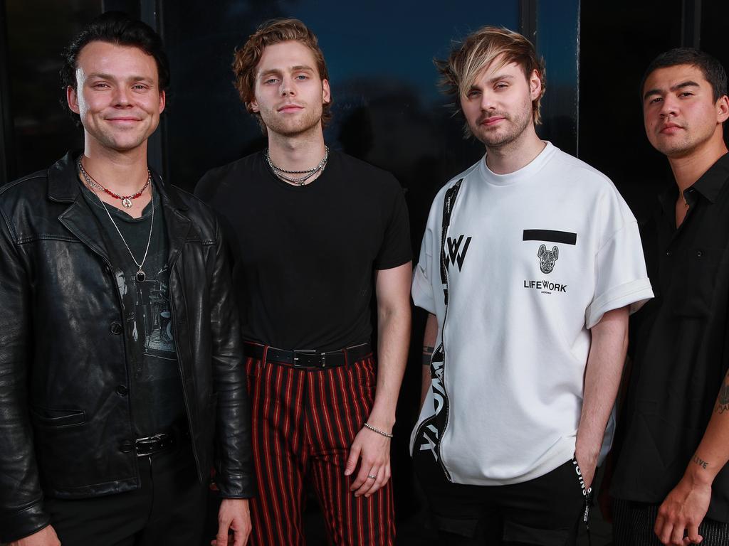 1024x768 5SOS joins one billion streams club