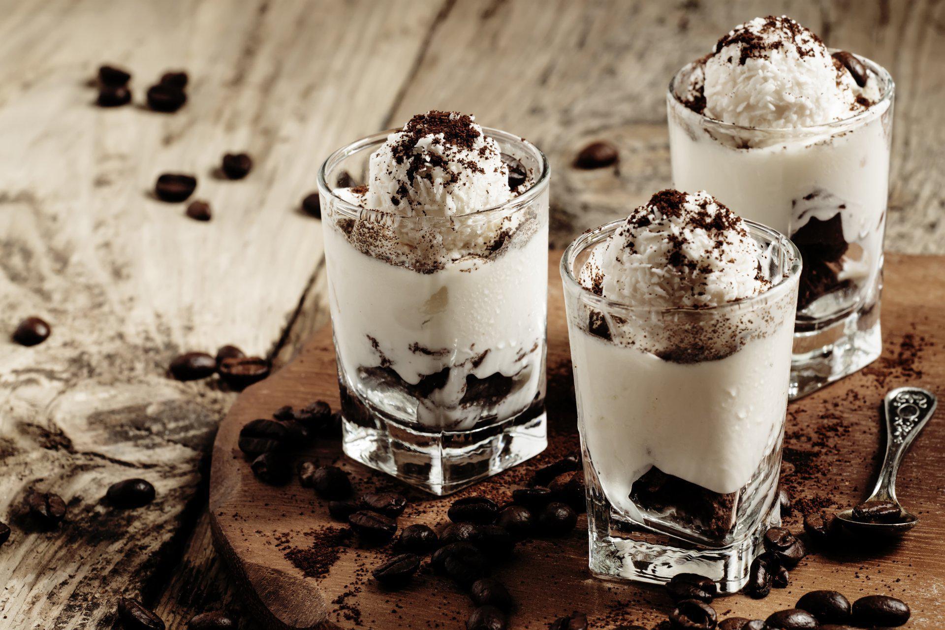 1920x1280 BX. Rebecca Benton impressive. Coffee with dessert