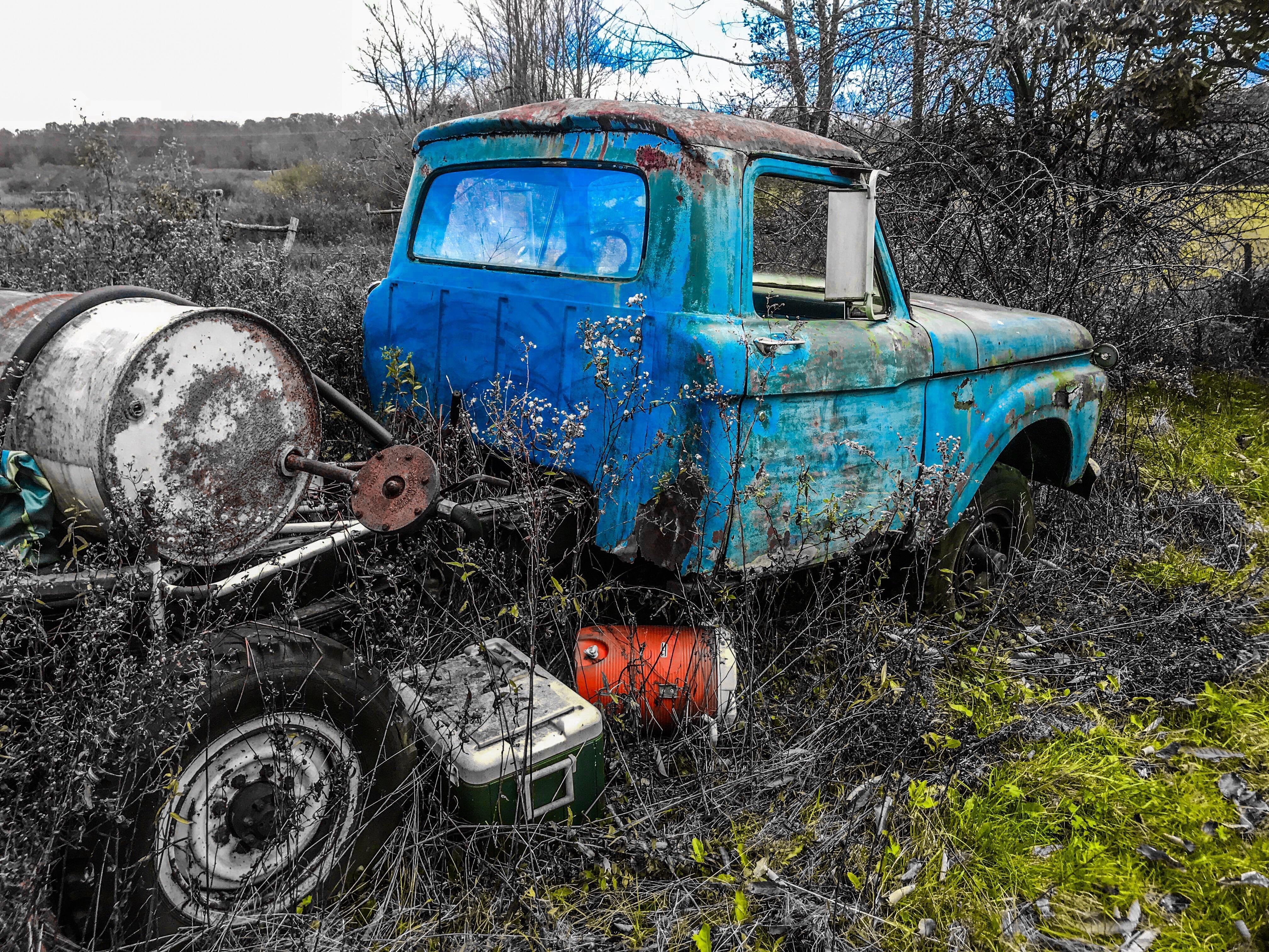 4032x3024 Old Ford Farm Truck [4032x3024]