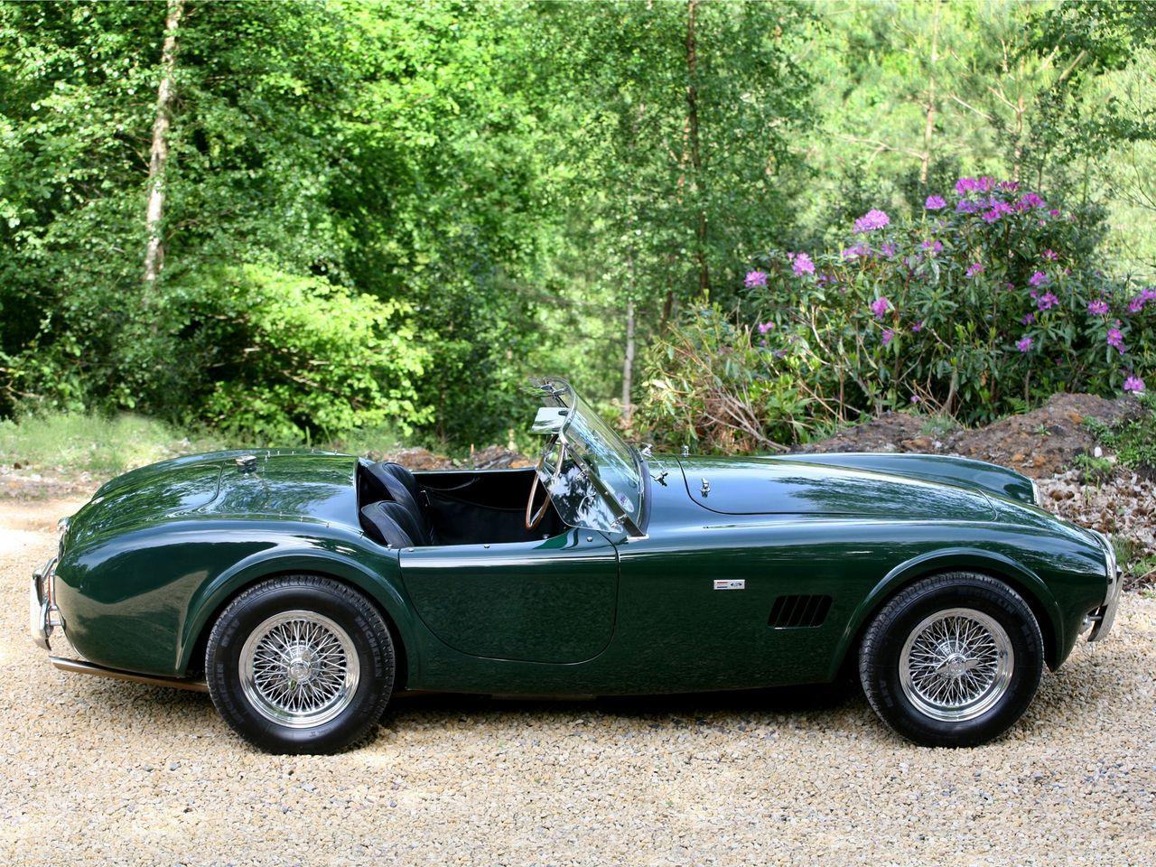 1280x960 Download wallpaper 1280x960 ac, cobra, green, side view, retro, nature, car standard 4:3 HD background