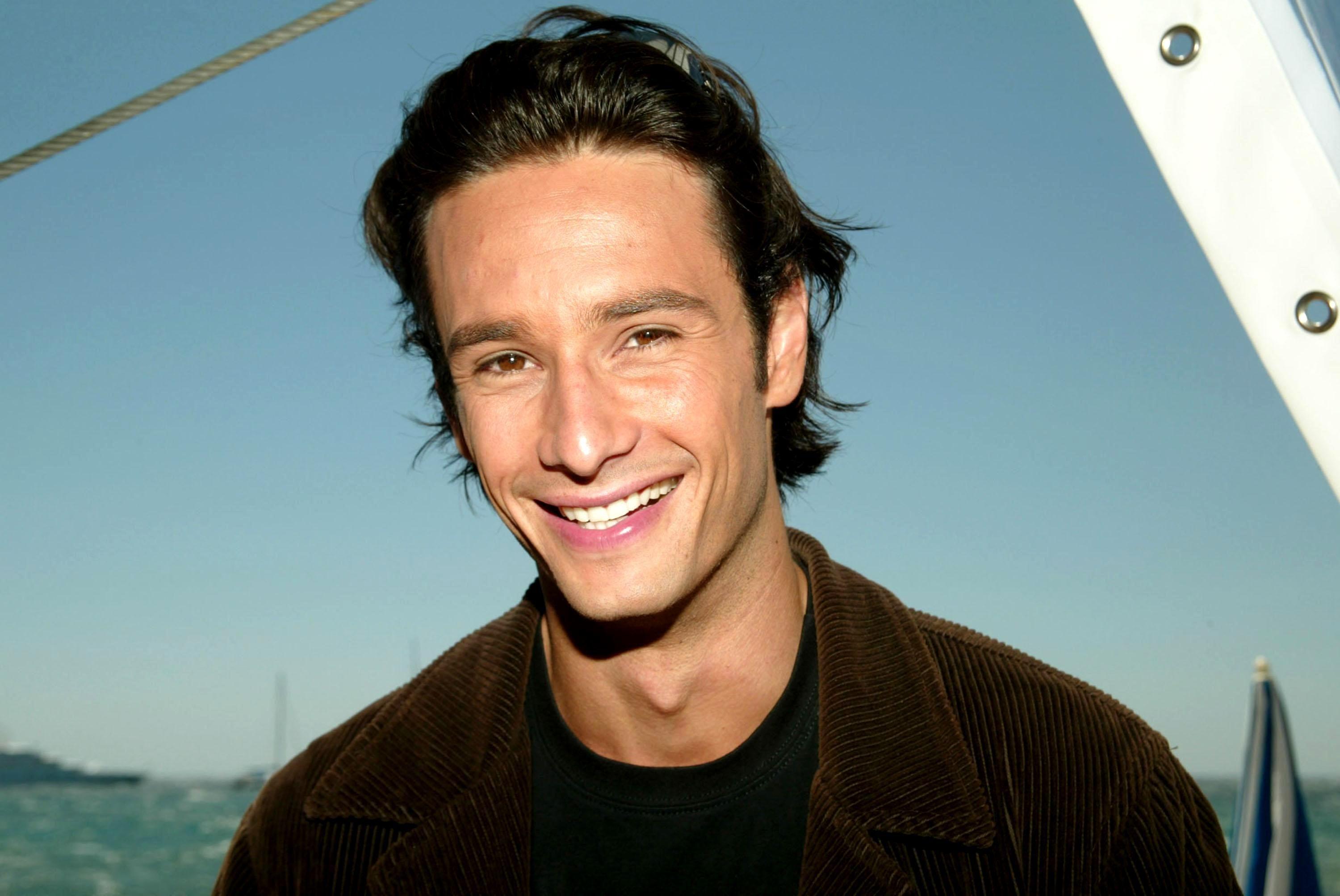 3000x2006 Rodrigo Santoro Wallpaper