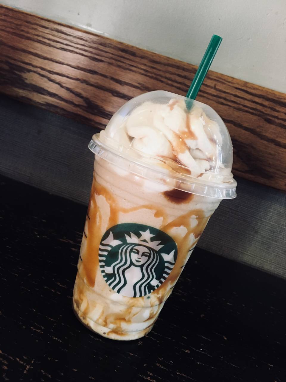 960x1280 Frappuccino wallpaper