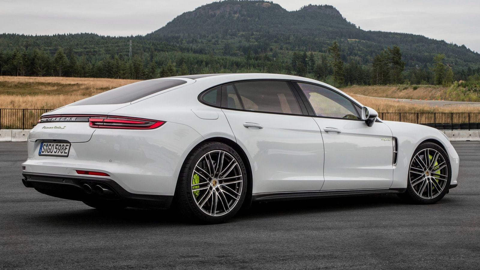 1600x900 Free download 2017 Porsche Panamera Turbo S E Hybrid Executive Wallpaper and [1920x1080] for your Desktop, Mobile & Tablet. Explore Turbo Wallpaper. Turbo Wallpaper, Wallpaper Turbo, Porsche Taycan Turbo Wallpaper