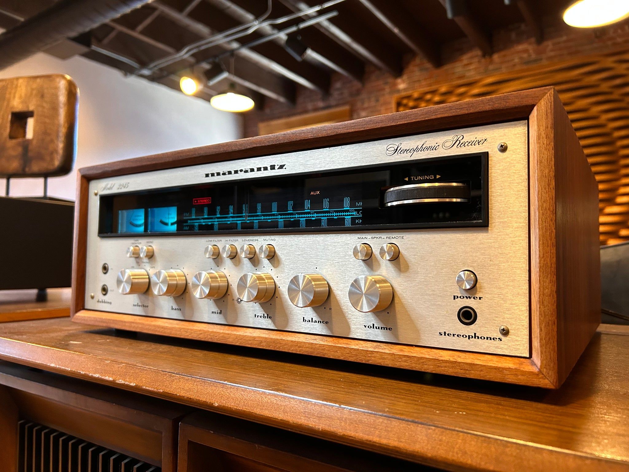 2048x1536 Marantz 2245 Vintage Receiver, A Collector's Every Wish