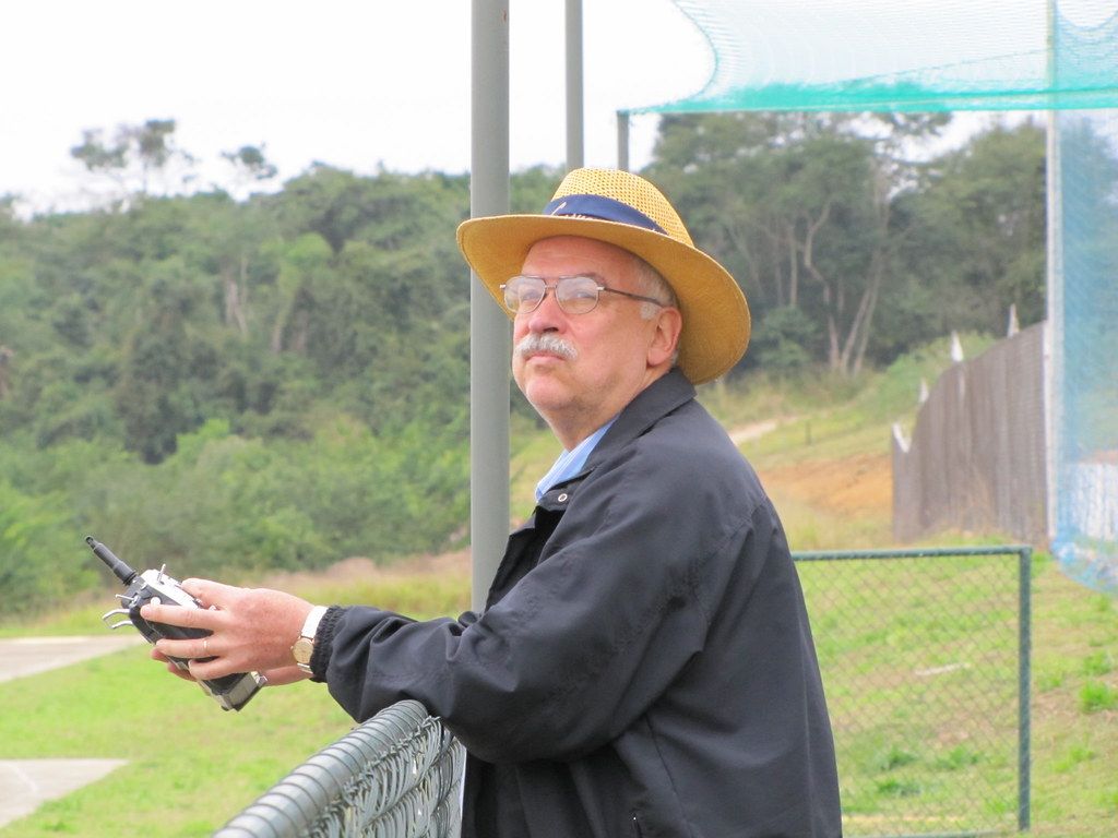 1024x768 Carlos Oliveira