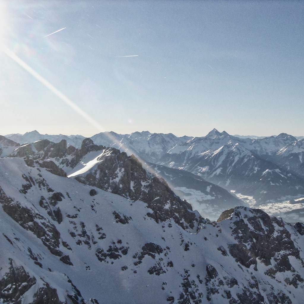 1024x1024 Dachstein Crossing: Ultimate Ski Tour in the Alps