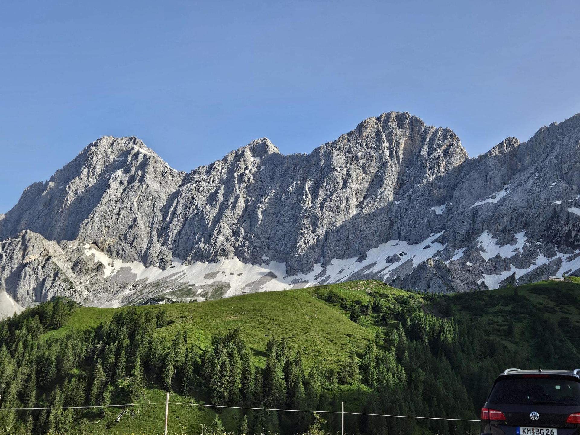 1920x1440 Dachstein South Face Hut