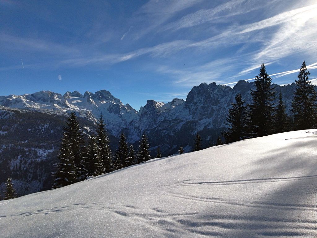 1024x768 Dachstein group and Gosau range. Seen from Russbacher Horn