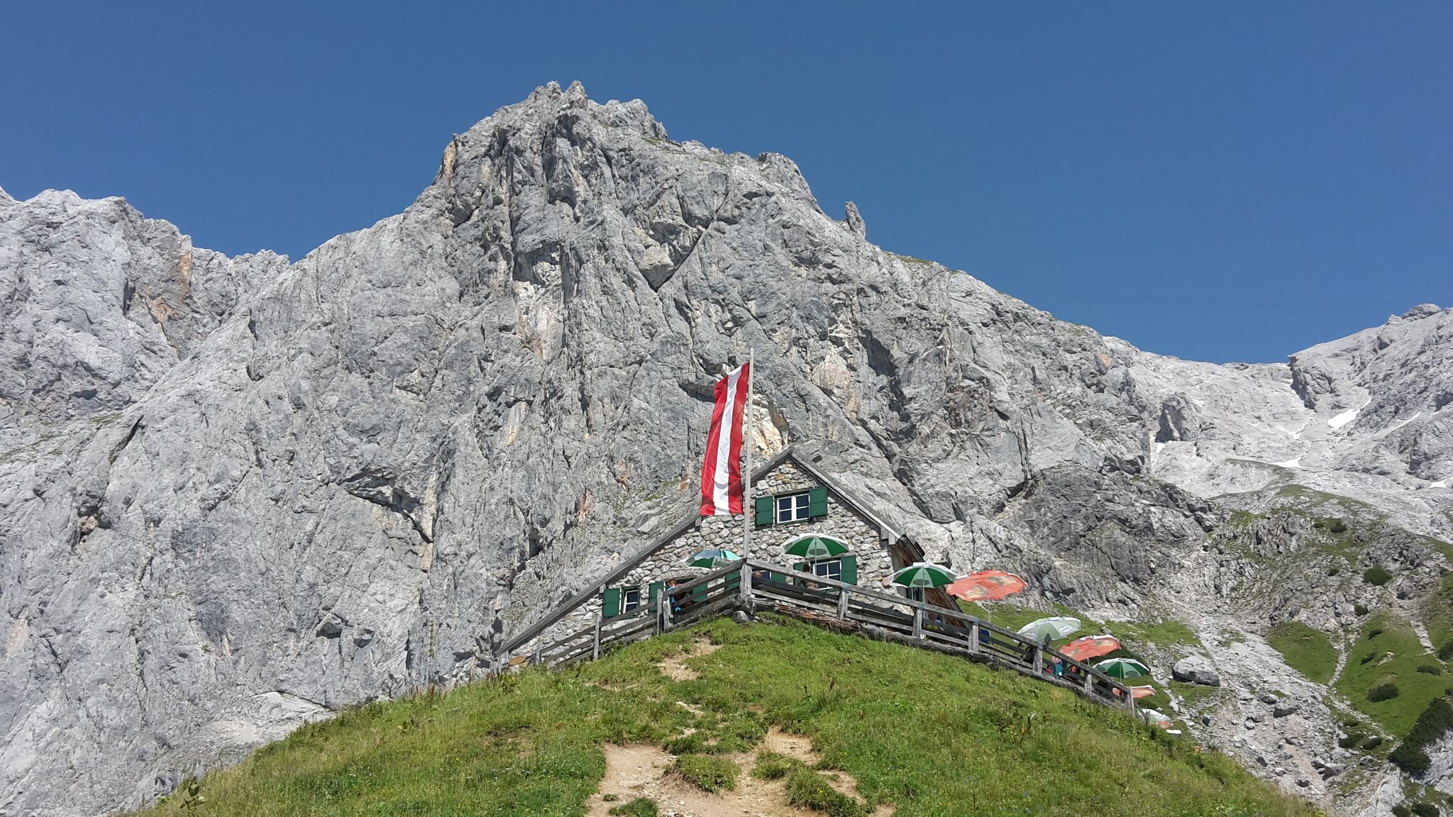 2048x1152 Dachstein South Face Hut