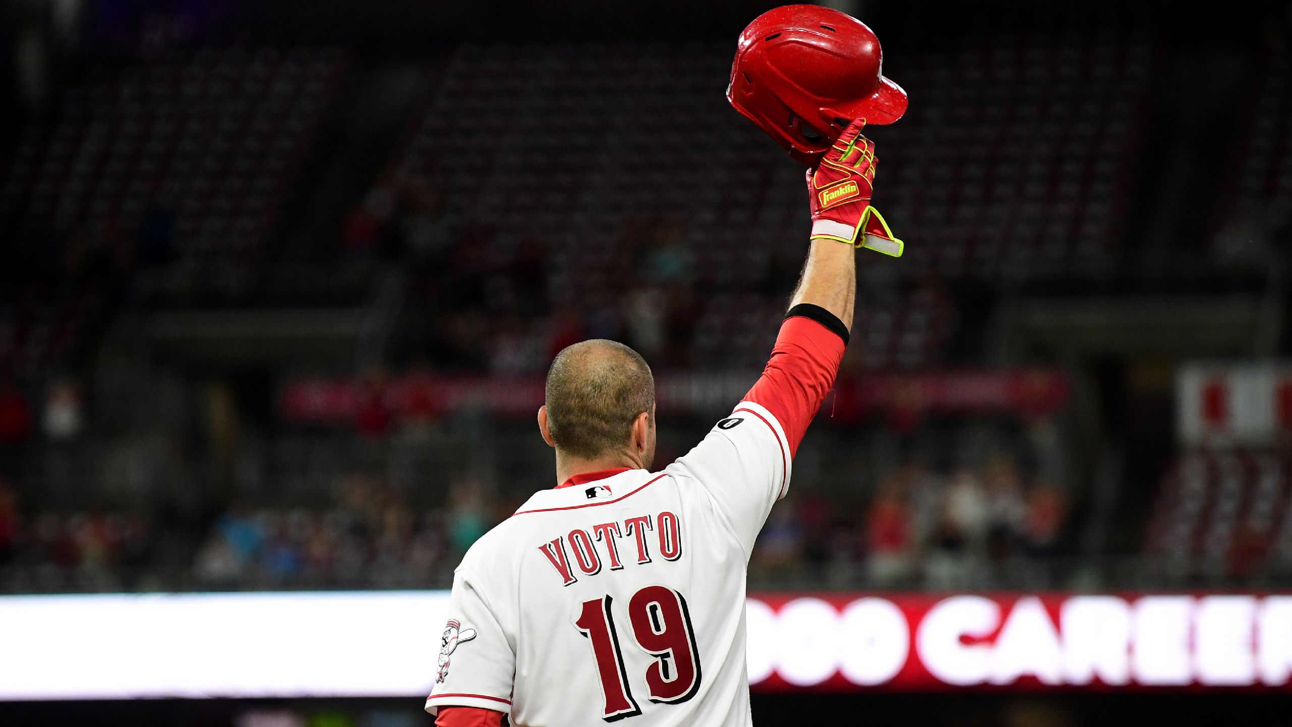 2560x1440 Joey Votto Let His Dog Destroy Historic Baseball