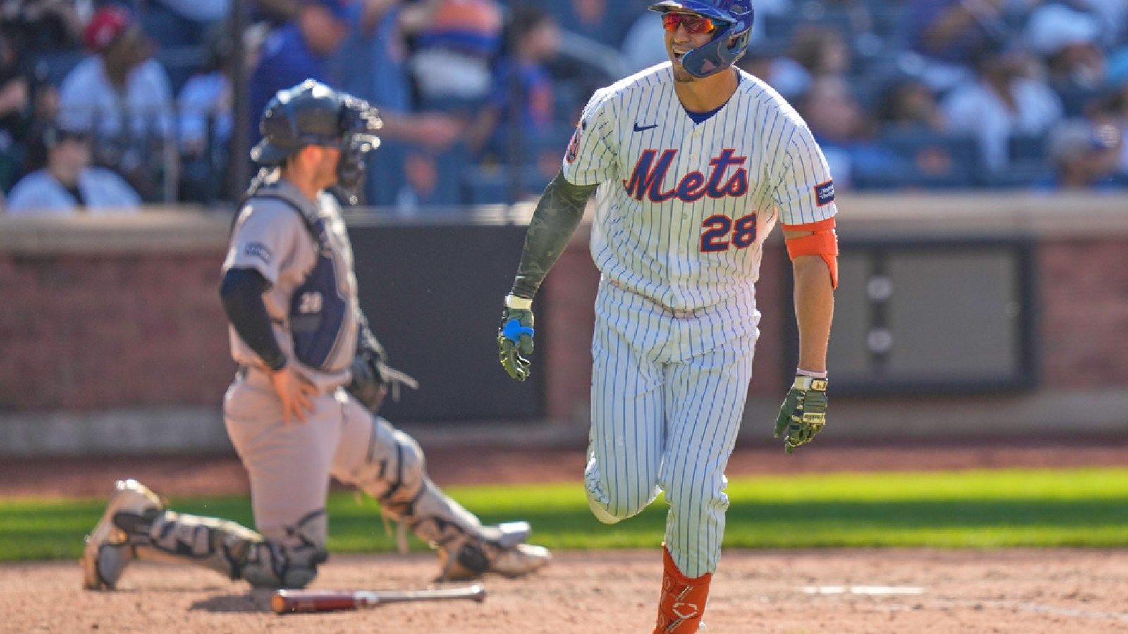 1600x900 Mets Top Yankees After Tyrone Taylor's Game Tying Homer Sets Up Walk Off