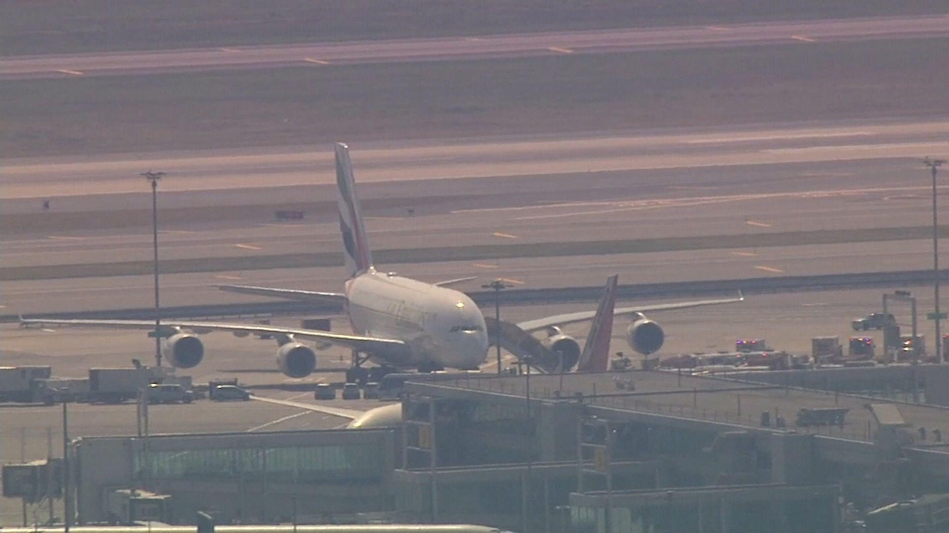 1920x1080 Plane passengers reportedly ill at JFK airport