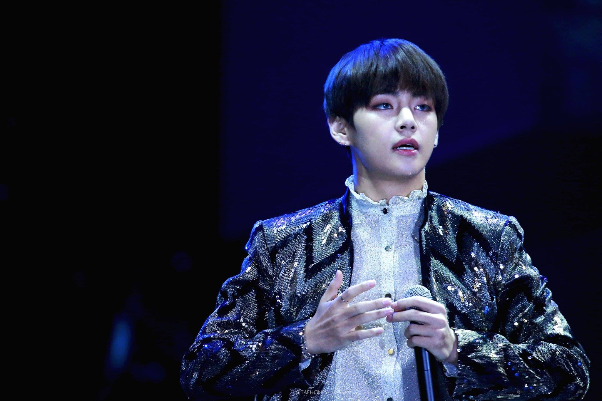 2048x1365 Taehyung Desktop Wallpaper