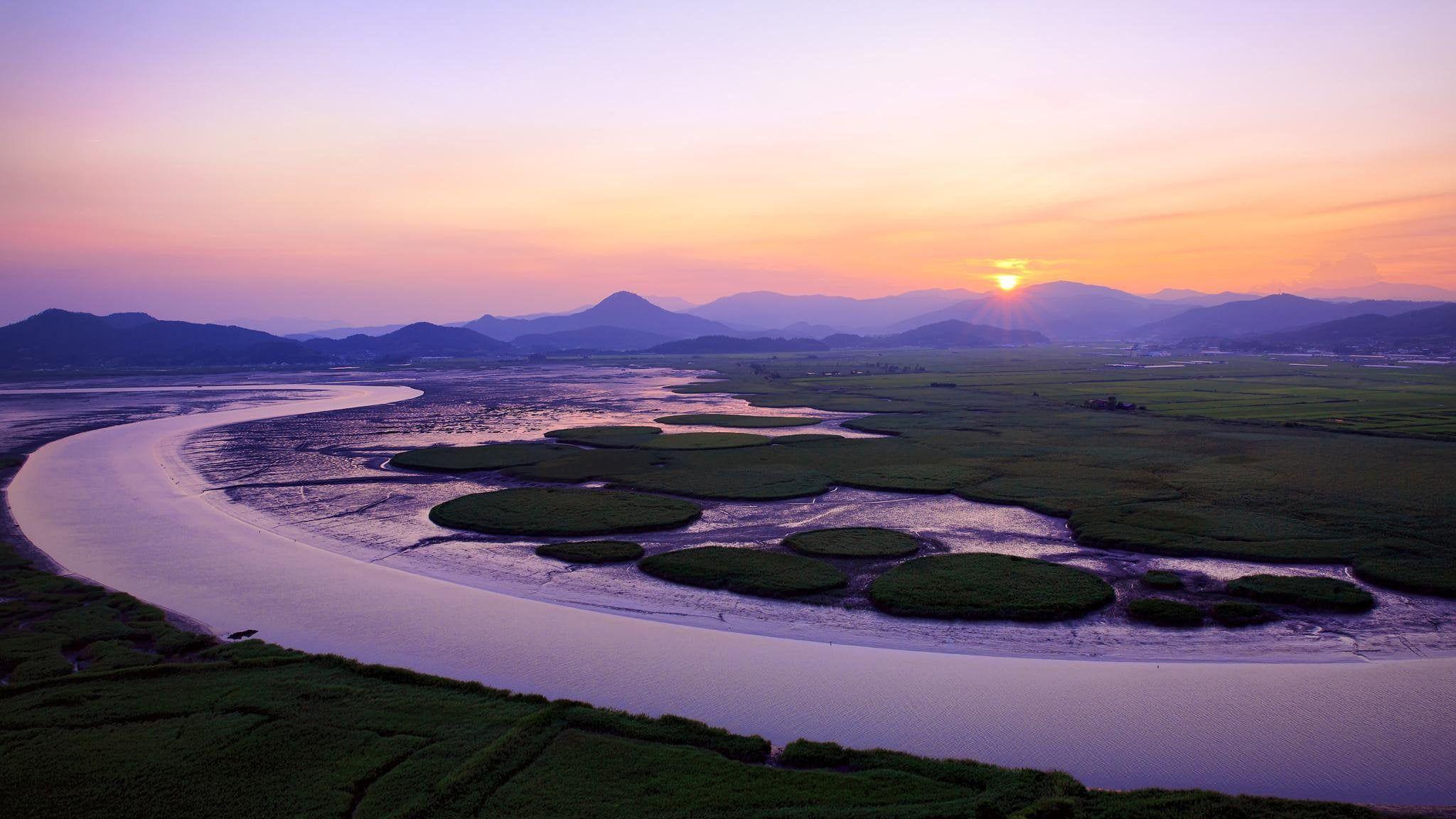 2048x1152 Sunset in Suncheon Bay, South Korea