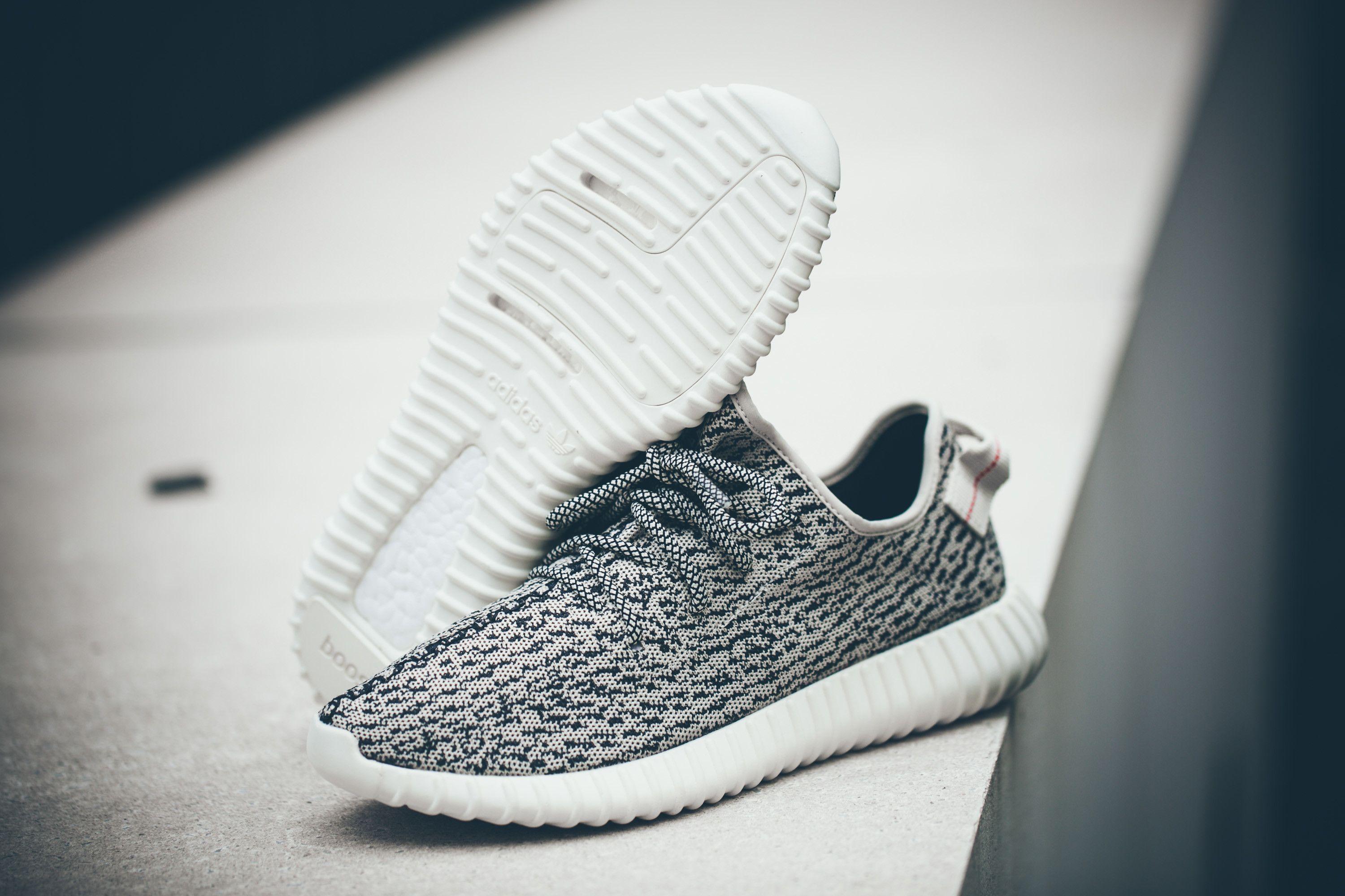 3000x2000 Adidas Yeezy Wallpaper