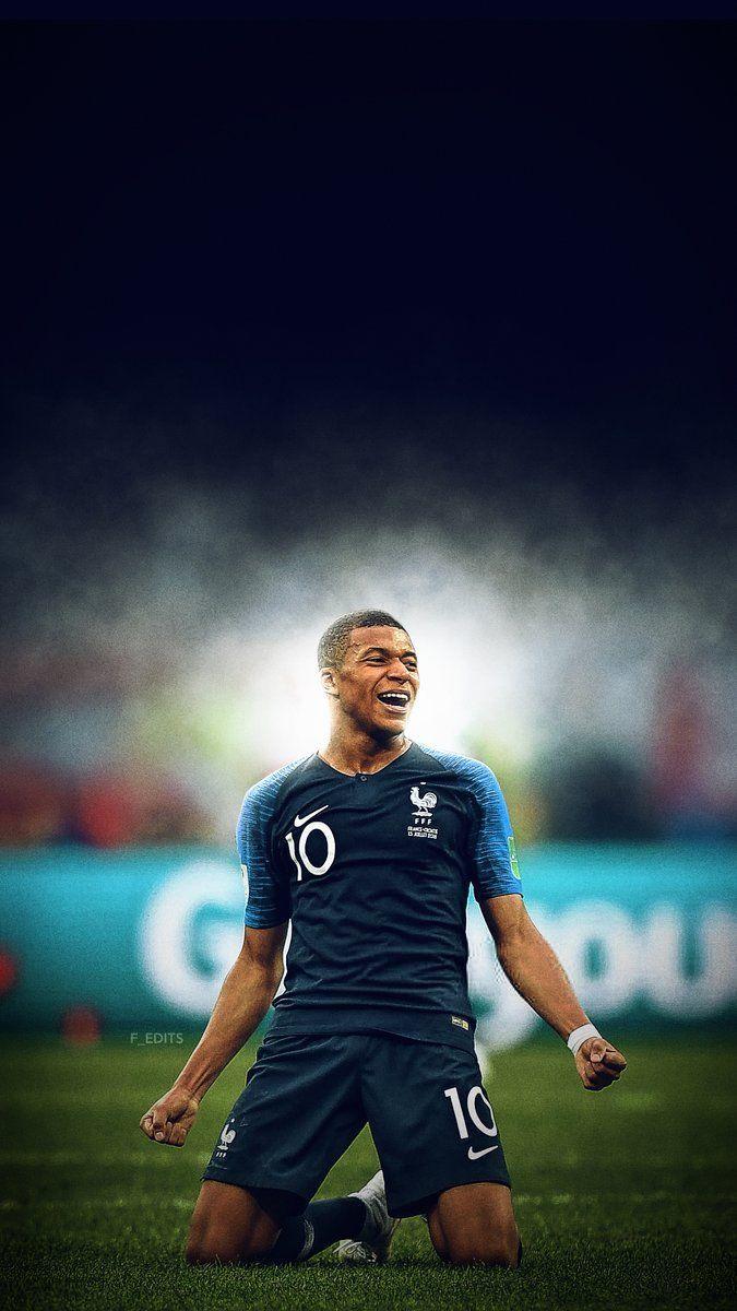 Hình nền Kylian Mbappe 675x1200.  #FRA #WorldCup.  Hình nền bóng đá, Nhiếp ảnh bóng đá, Cầu thủ bóng đá Pháp https://wallpaperaccess.com/full/3855966.jpg