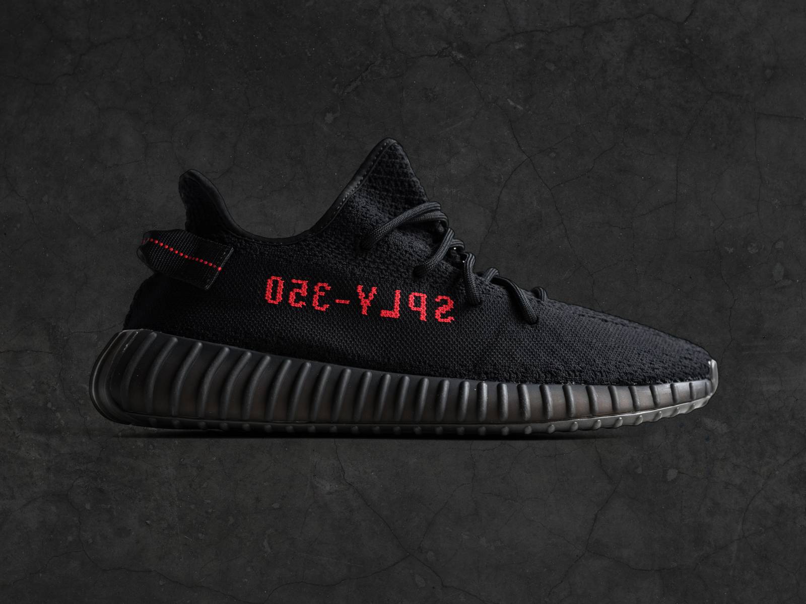 1600x1200 Yeezy Boost Wallpaper