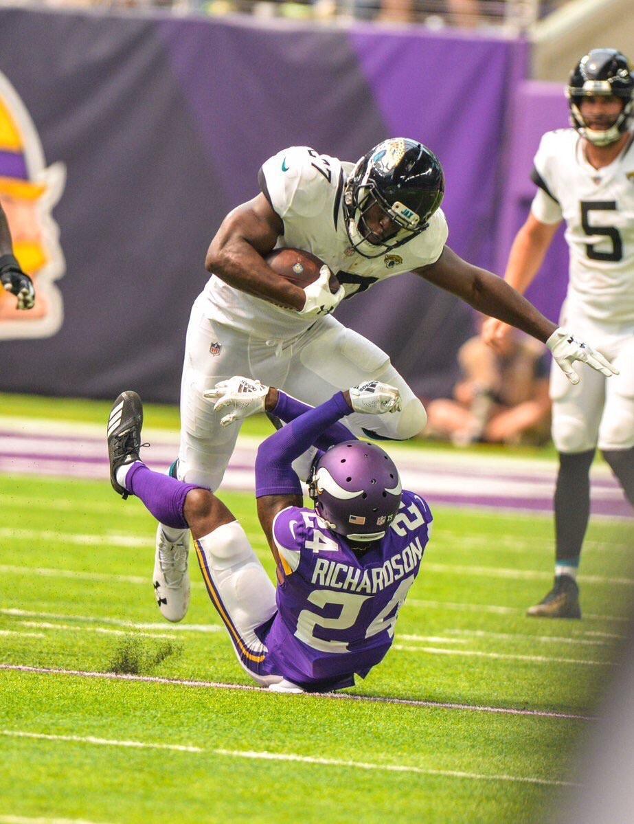 923x1199 Can someone make this an iPhone wallpaper with our 2018 schedule?