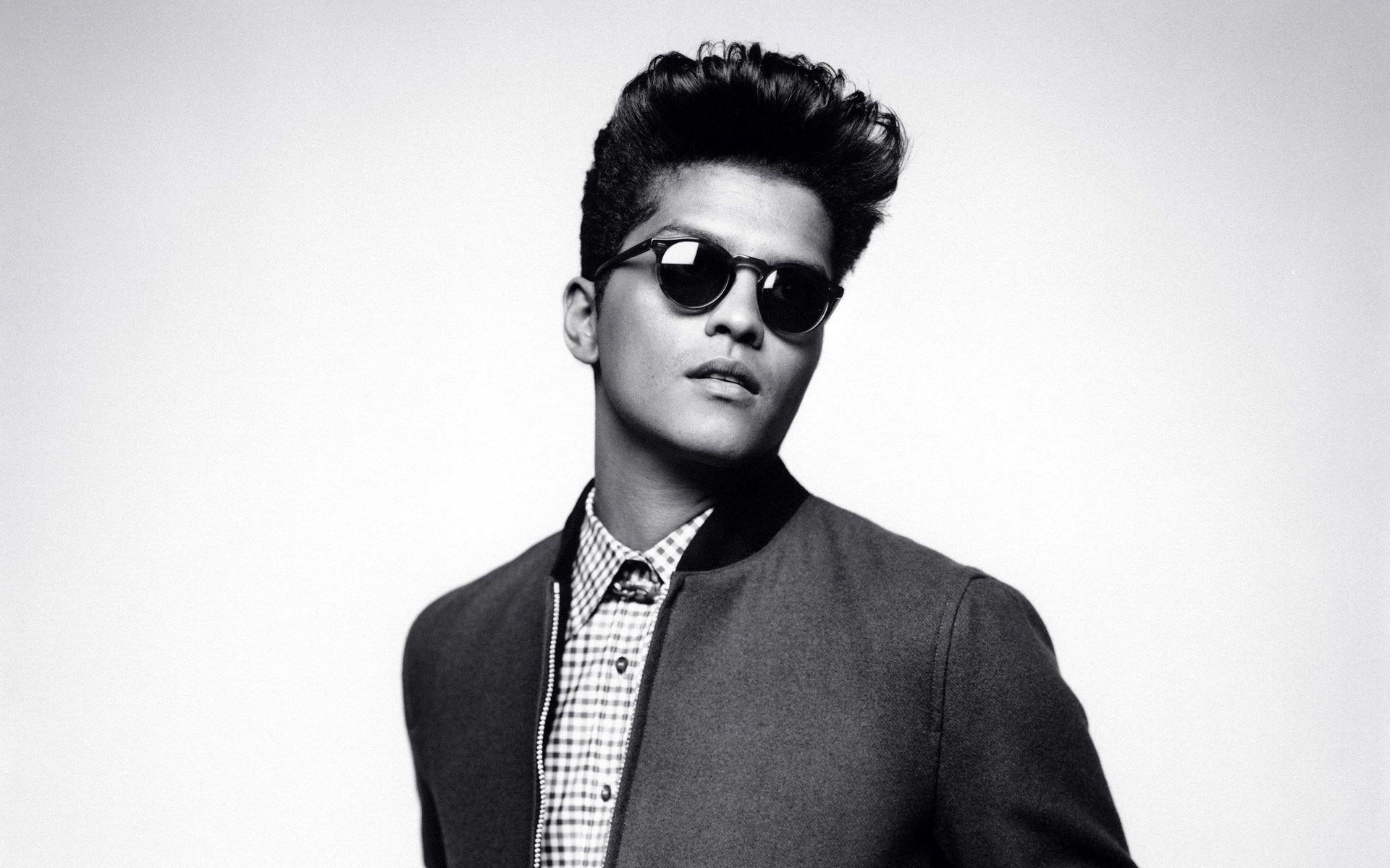 Bruno Mars 2017 Wallpapers Top Free Bruno Mars 2017 Backgrounds Wallpaperaccess