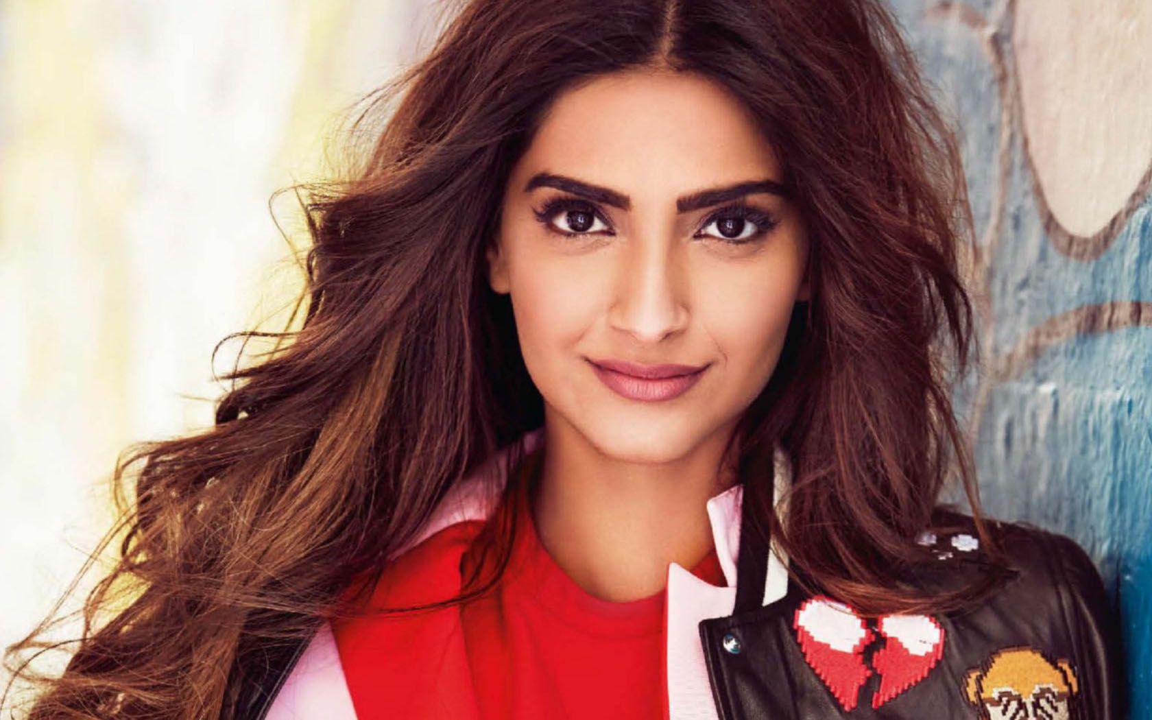 1680x1050 Sonam Kapoor Vogue 2016 wallpaper