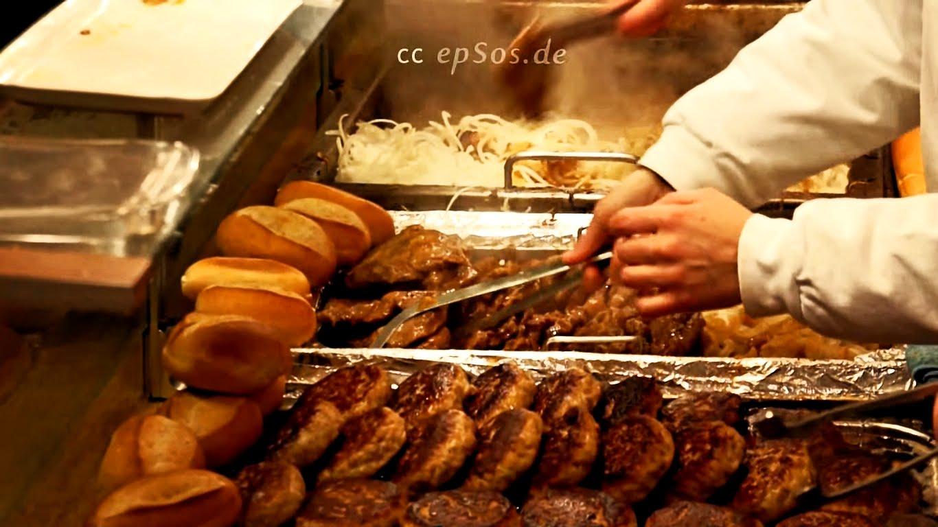 1366x768 Traditional German Street Food