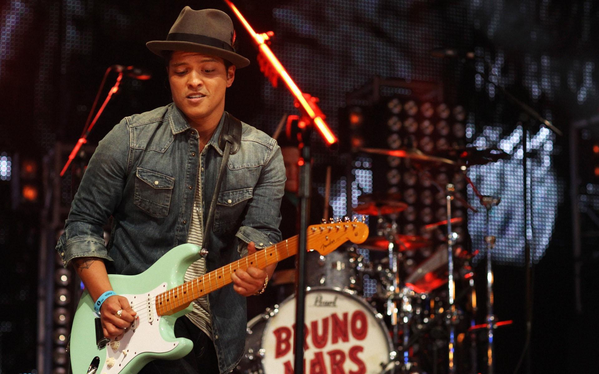 1920x1200 Bruno Mars Wallpaper HD