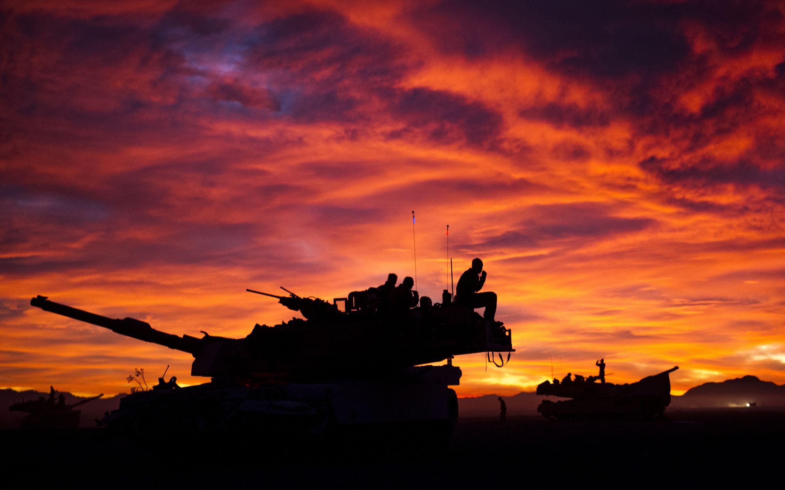 2560x1600 M1A1 Abrams Tank Military Sunrise Tanks United States Marine Corps