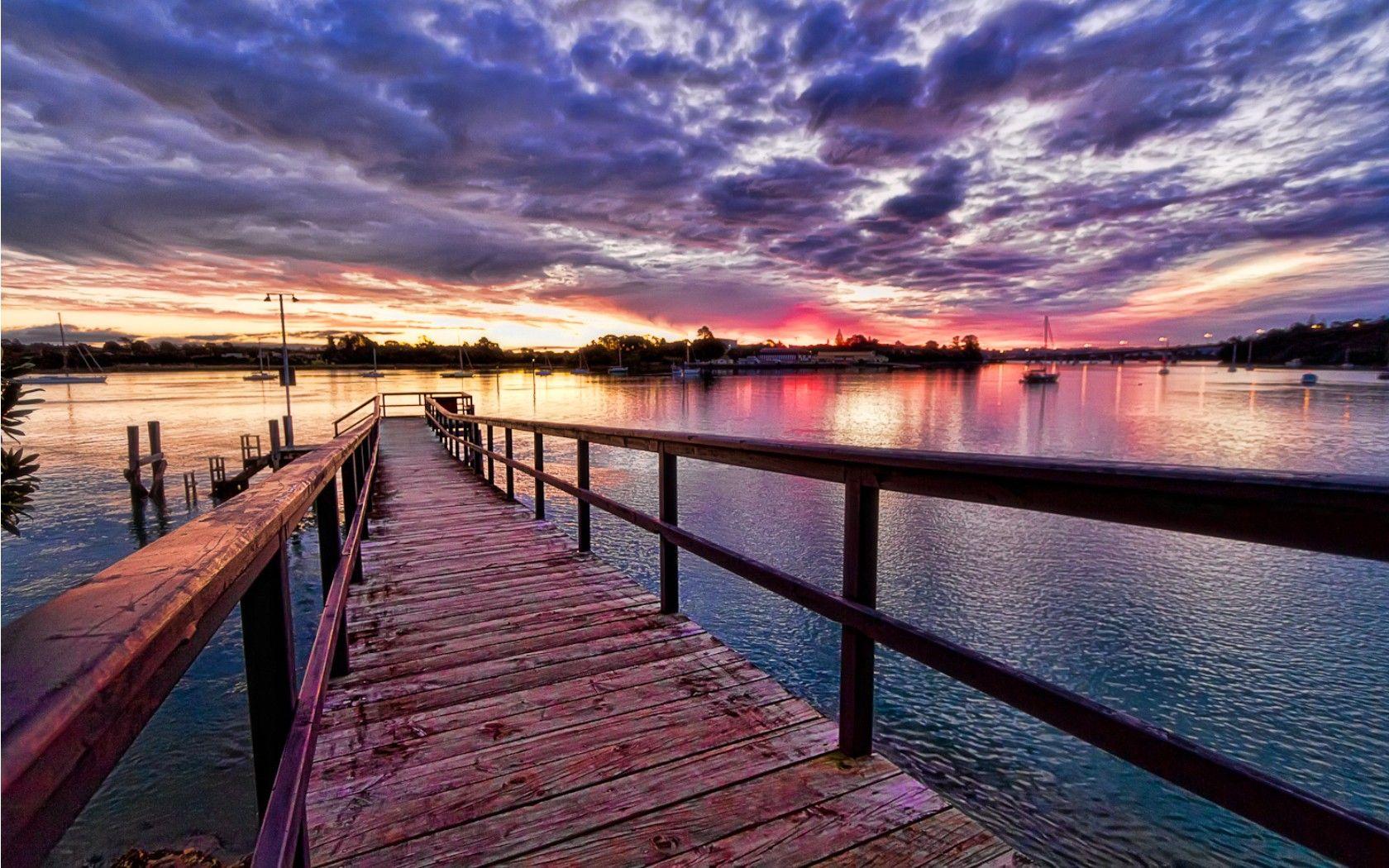 1680x1050 Sky: Sky Lake Reflection Sailboats Beautiful Lanterns Colorful
