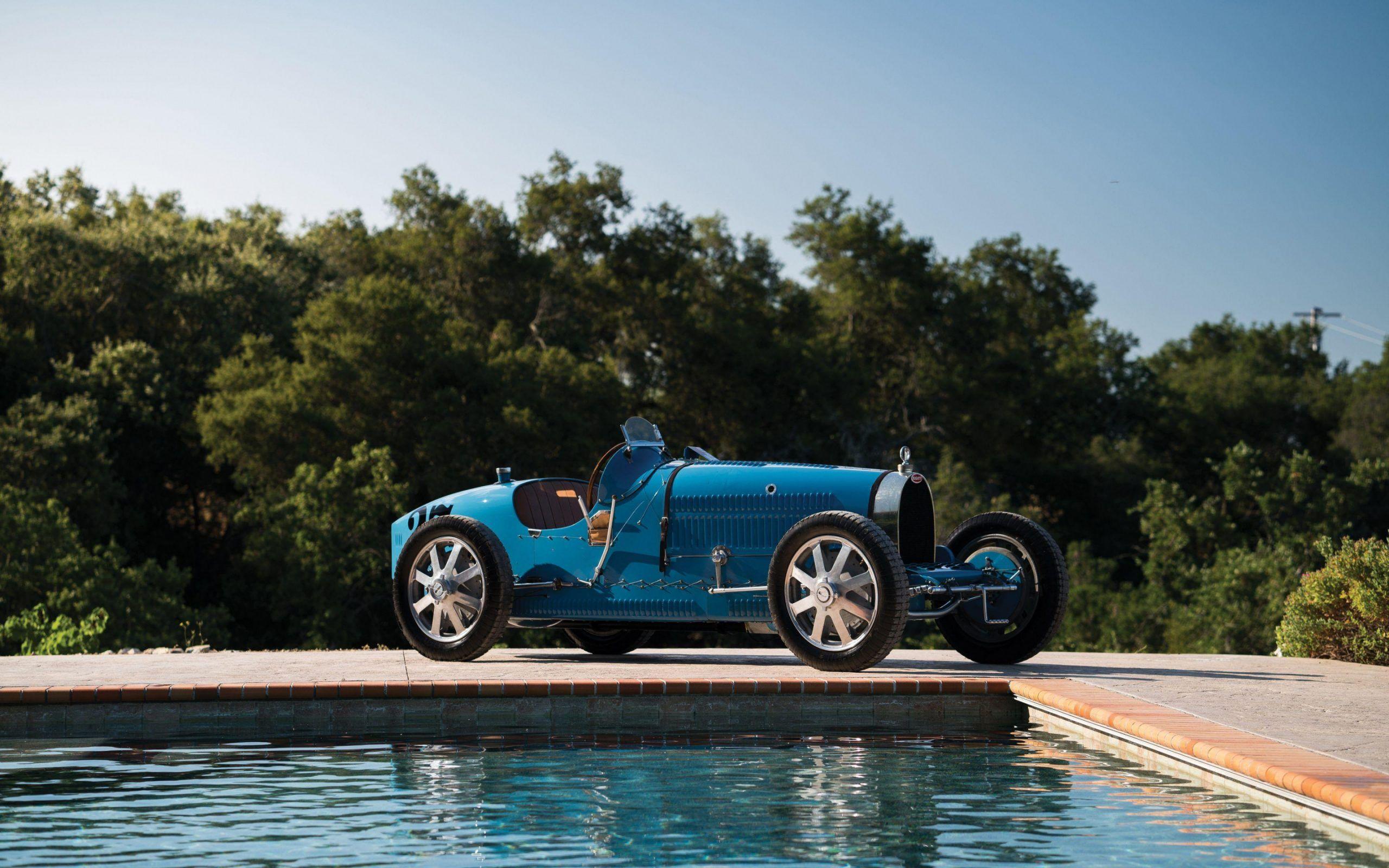 2560x1600 Classic Bugatti Wallpaper