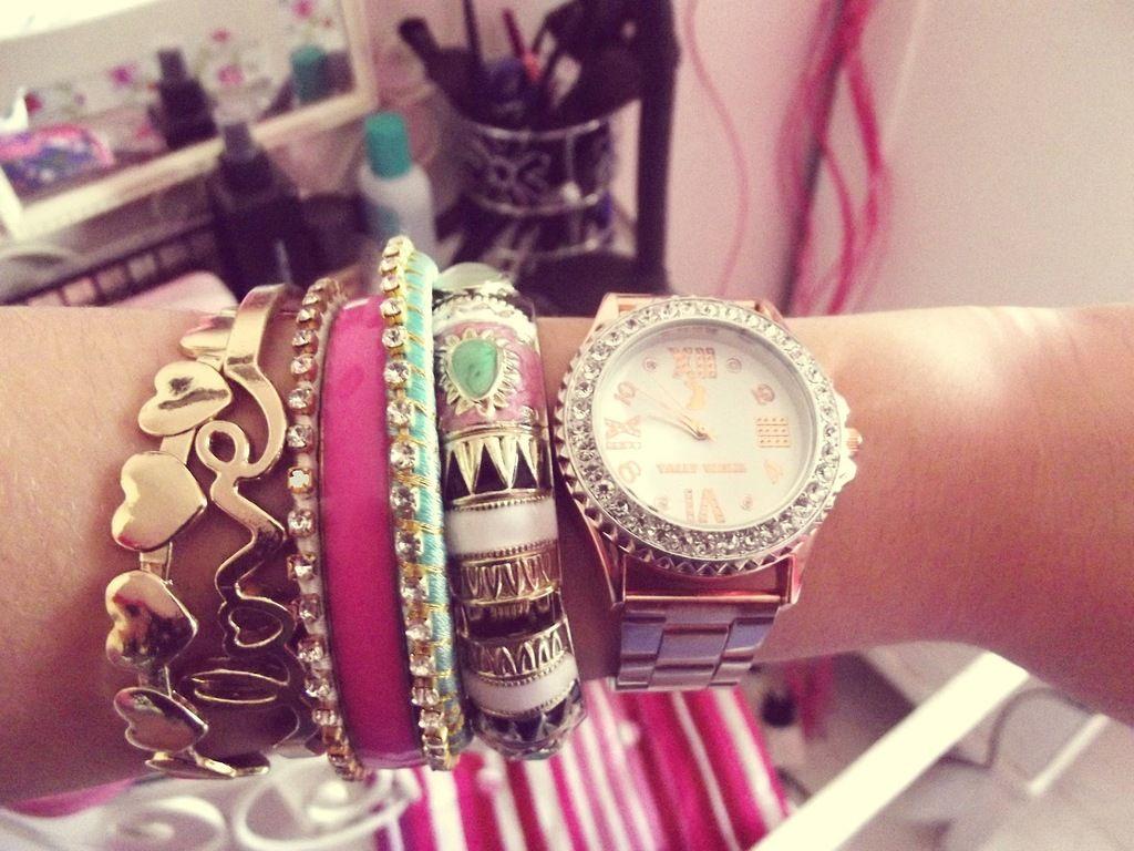 1024x768 Girly Fashion Style