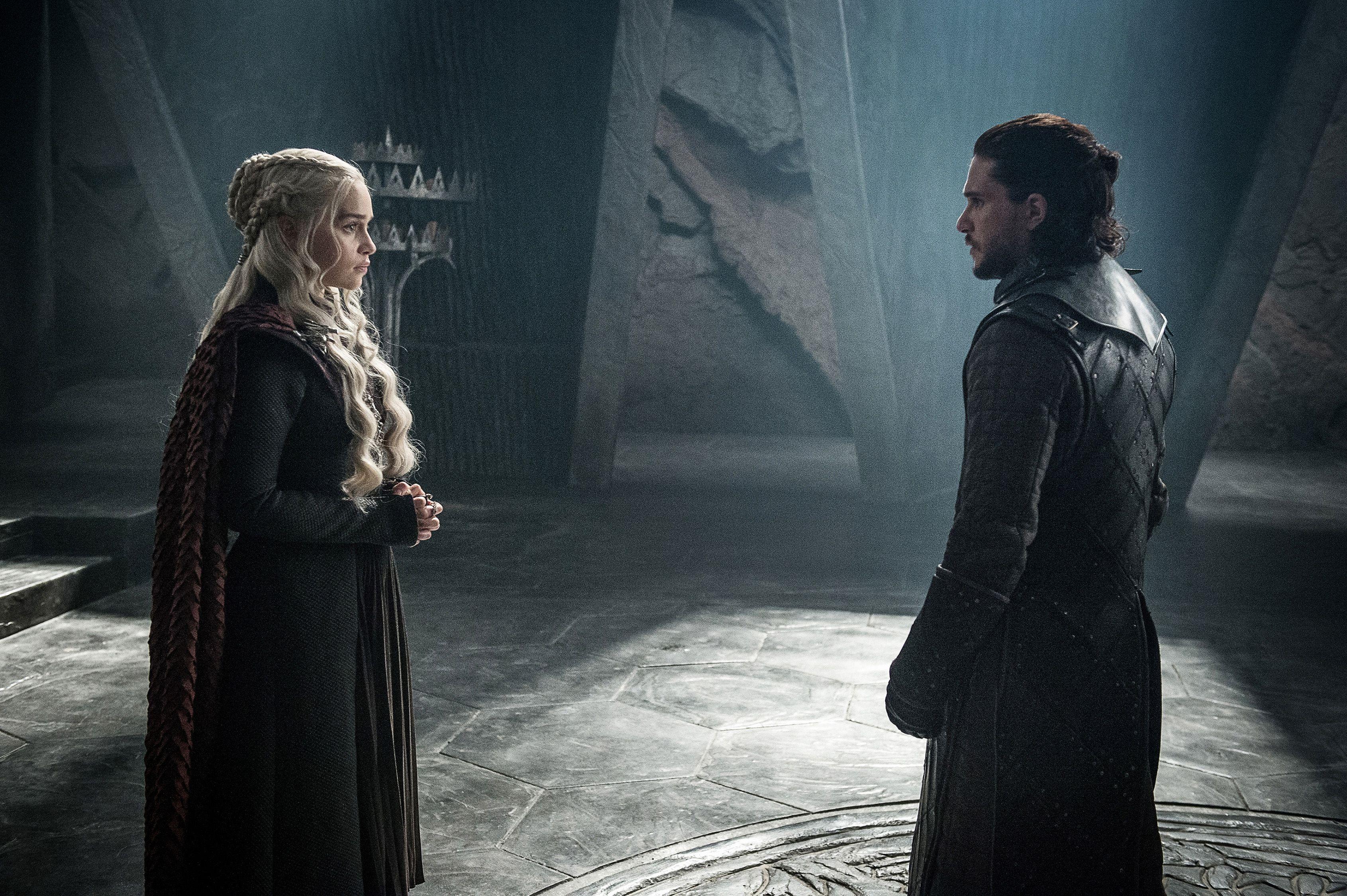 3381x2250 Why It's Not Weird To Ship Daenerys & Jon Snow On 'Game Of Thrones'