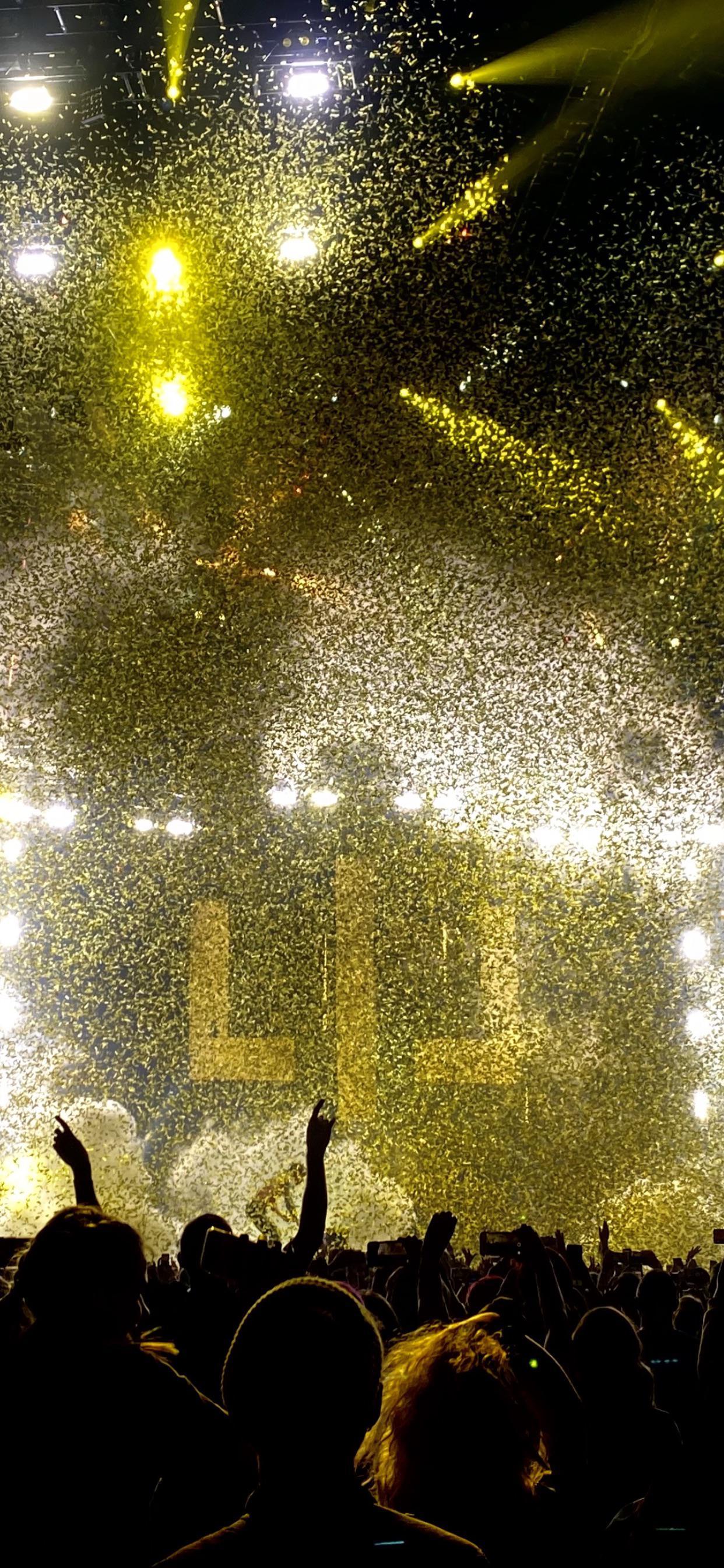 1242x2688 East is Up Bandito Tour Wallpaper