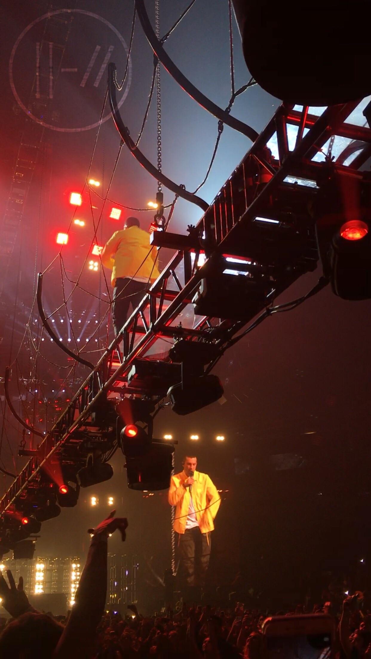 1242x2208 TØP Concert Bridge Wallpaper