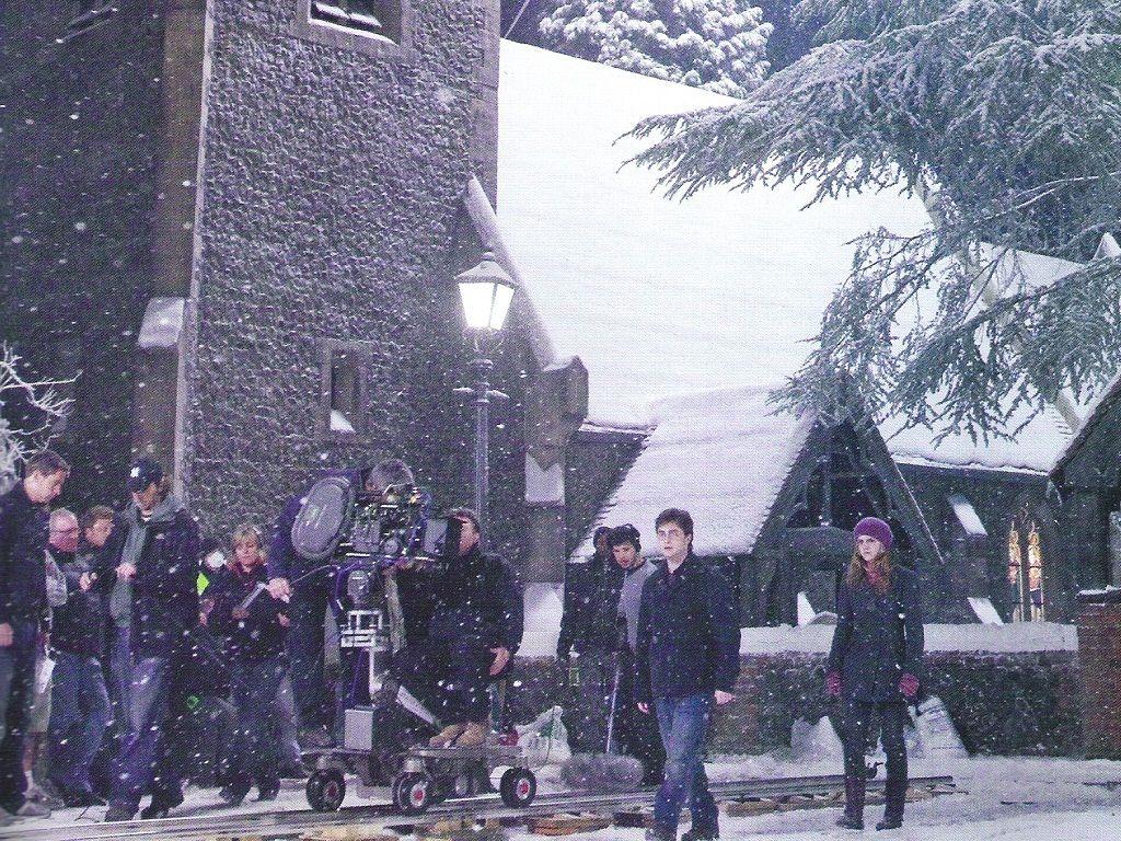 1024x768 Harry Potter Winter Wallpaper HD