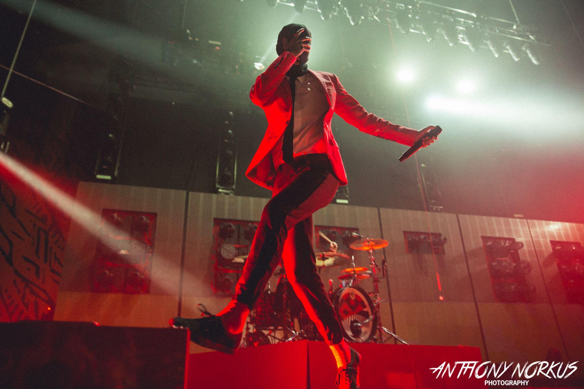 2048x1365 Twenty One Pilots uncork crazy show for crazed Grand Rapids fans