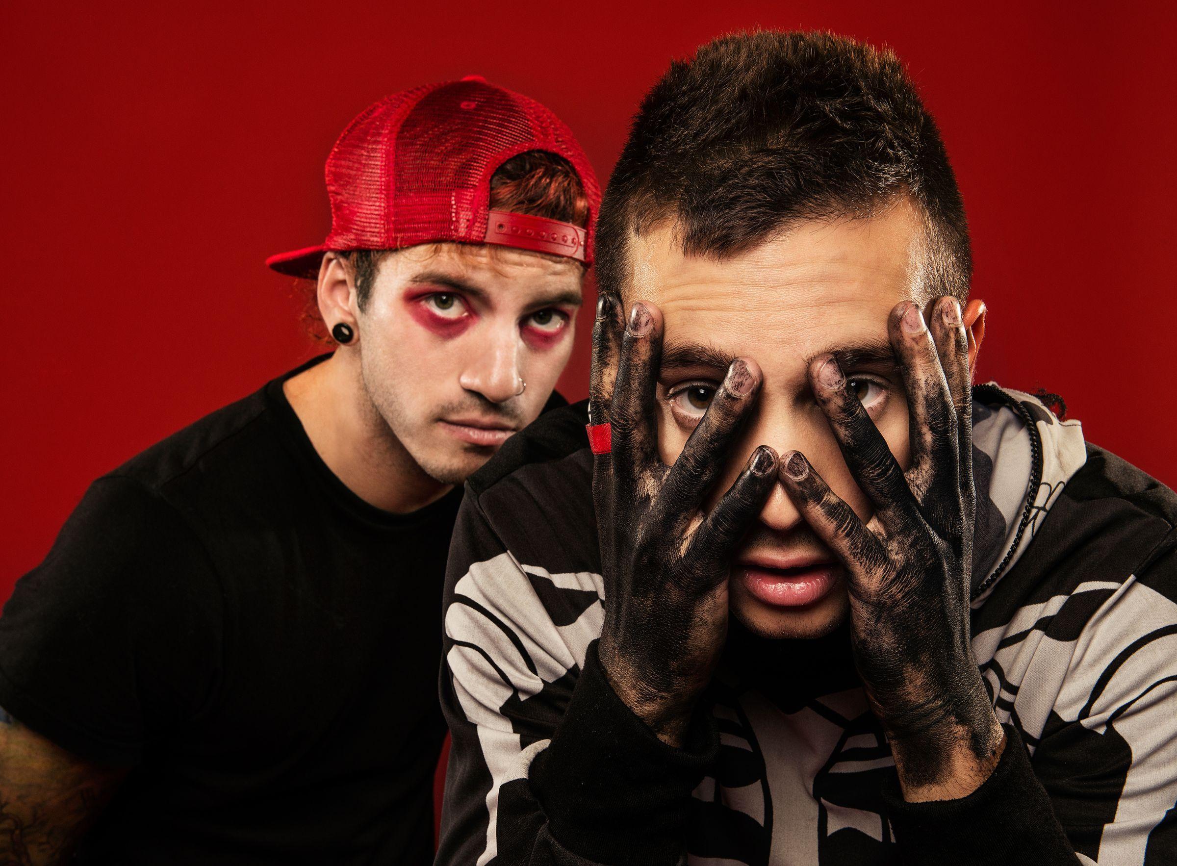 2400x1766 Twenty One Pilots Wallpaper + 21 Pilots Facts!