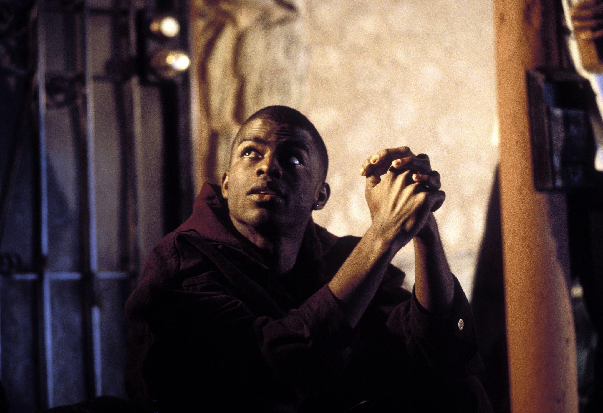 2048x1404 Menace II Society (1993)