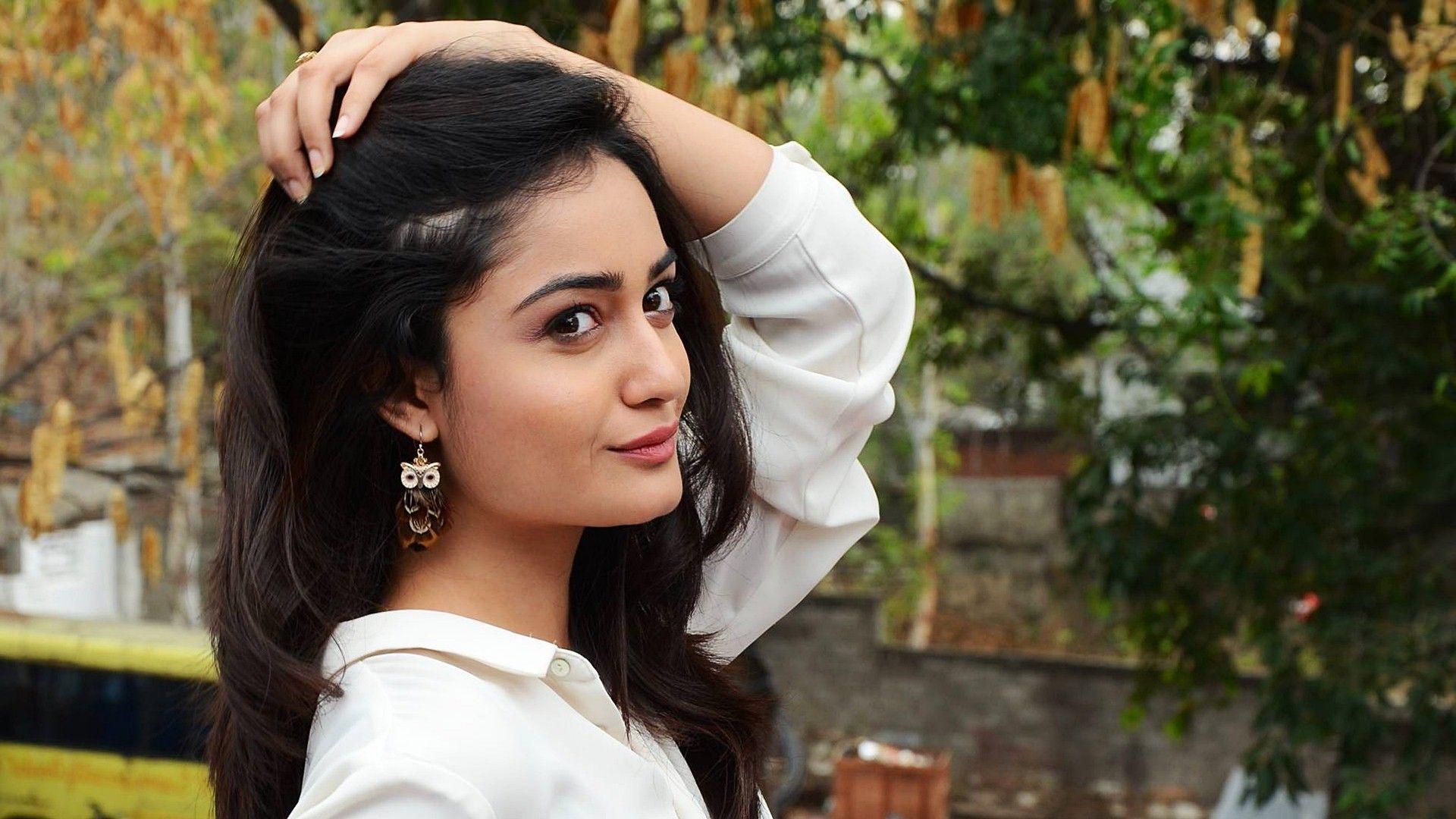 1920x1080 Beautiful Tridha Choudhury Wallpaper 02192