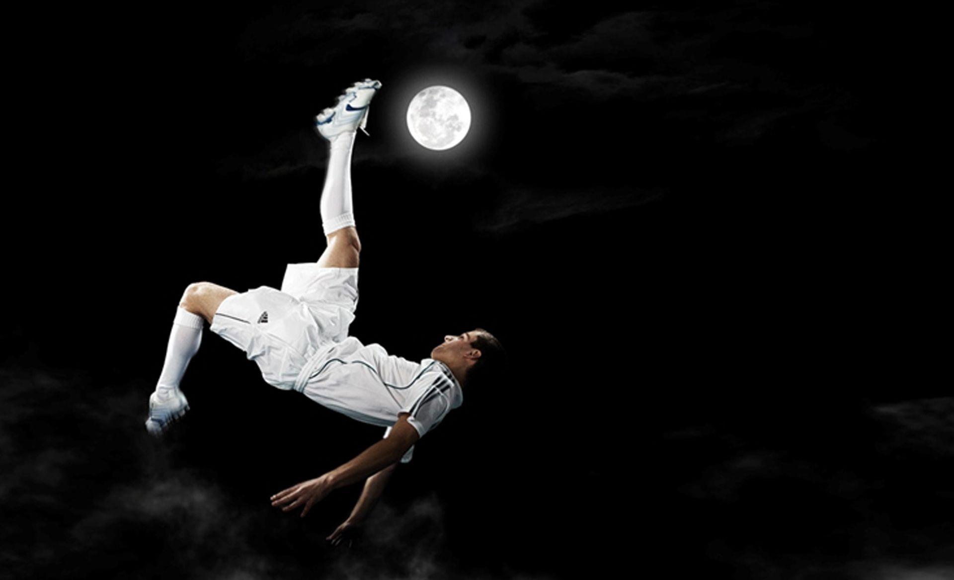 1920x1167 Tải xuống Hình nền mặt trăng đen quả bóng, 1920x1167, Cầu thủ bóng đá chạm mặt trăng