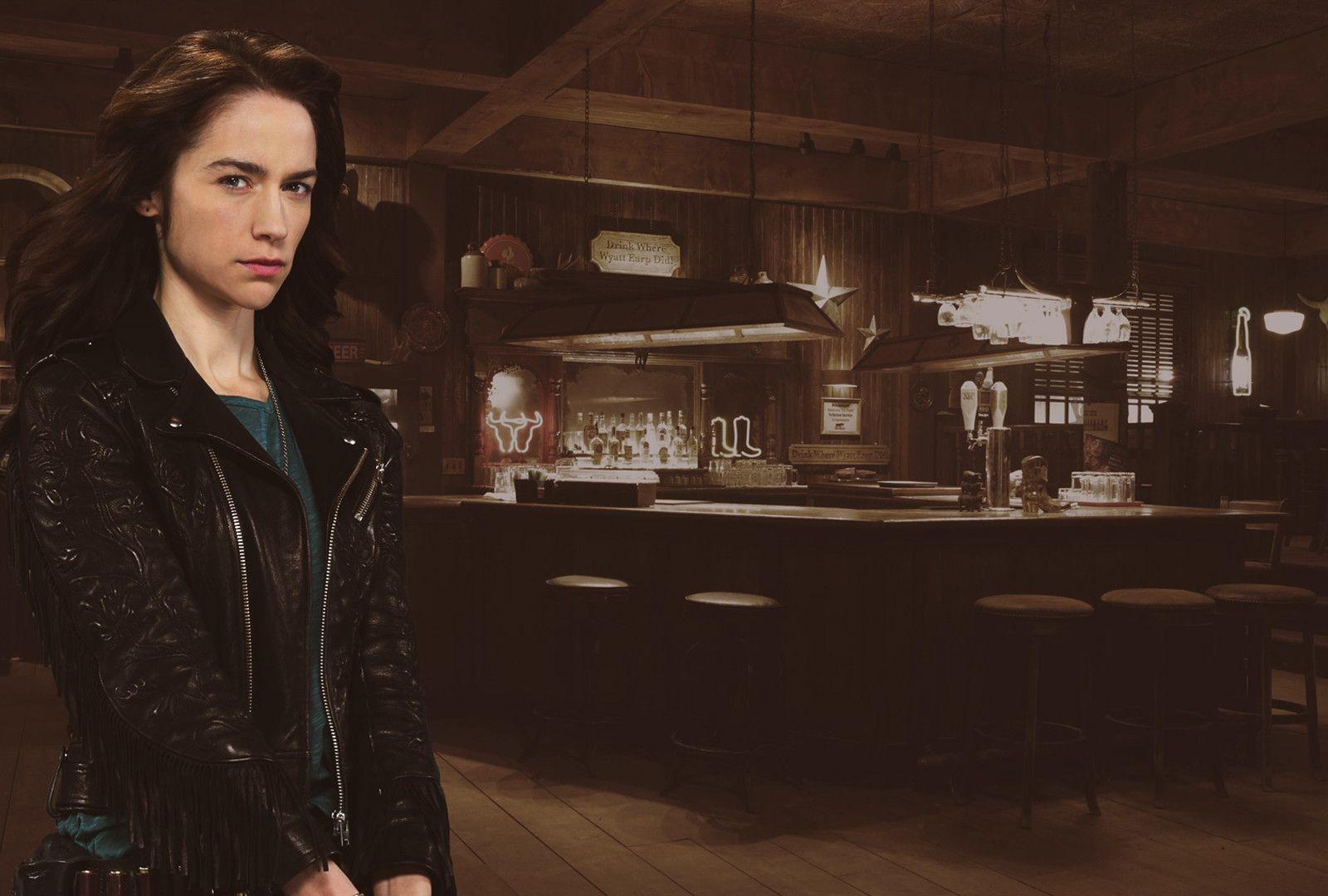 1600x1080 Desktop Wallpaper Melanie Scrofano, Bar, Wynonna Earp, Tv Series, HD Image, Picture, Background, E78e14
