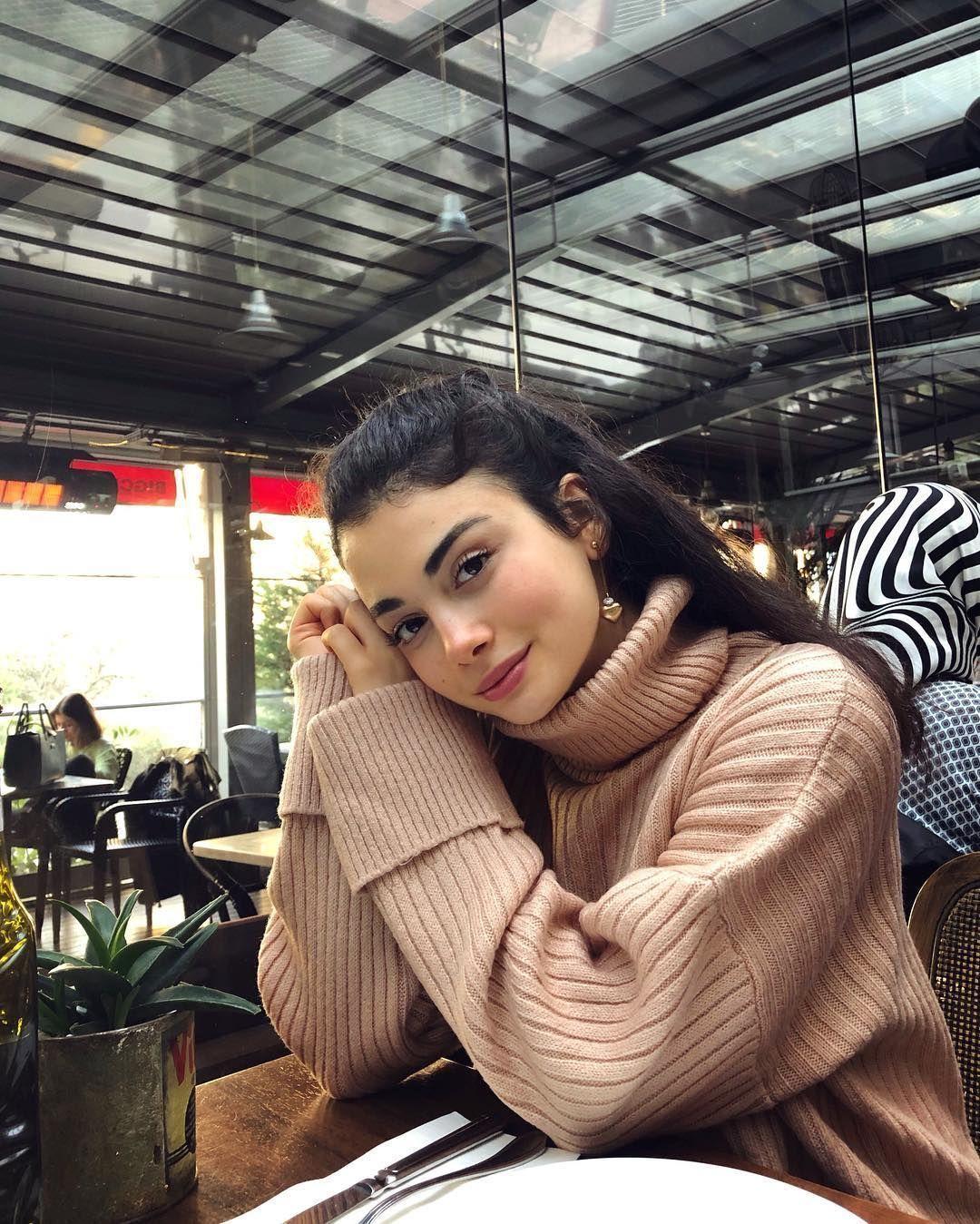 Özge Yağız Wallpapers - Top Free Özge Yağız Backgrounds - WallpaperAccess