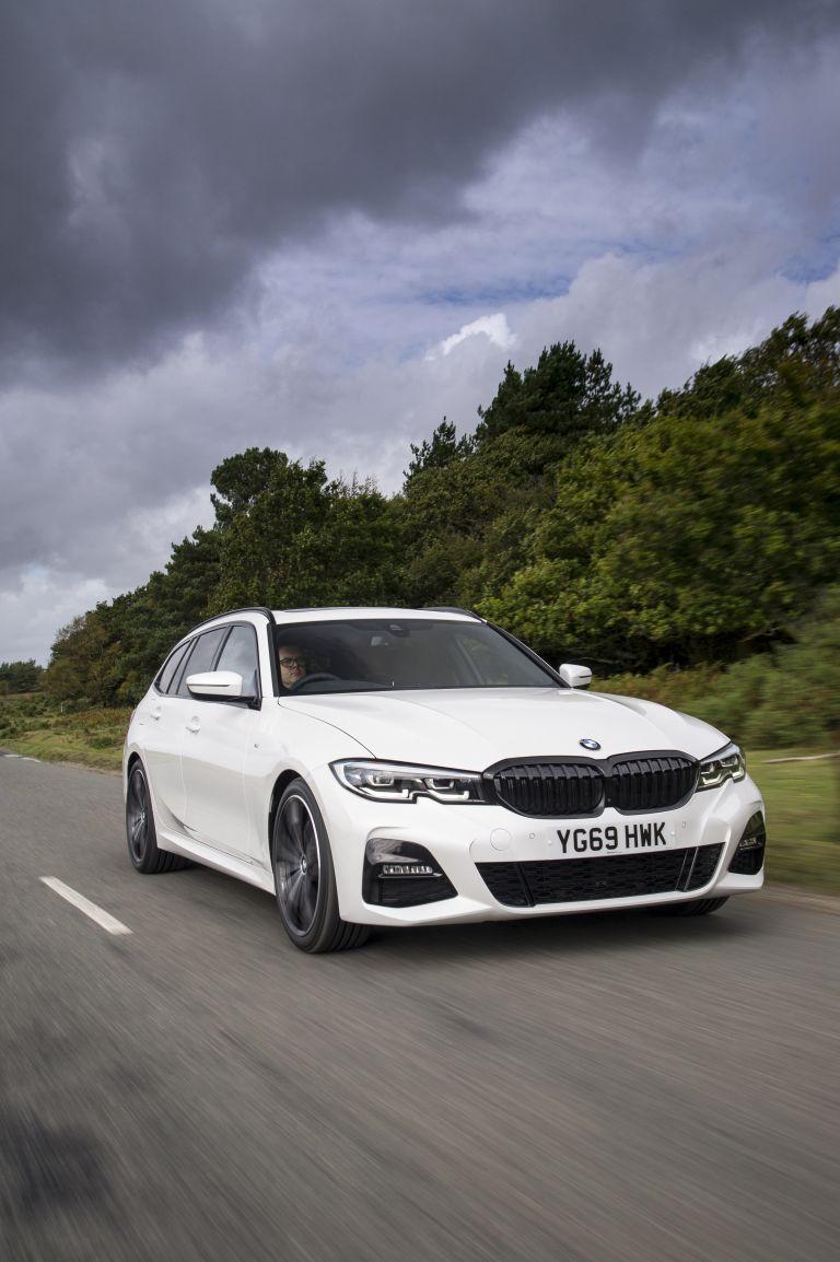 768x1154 BMW 330i ( G21 ) xDrive touring version quality free high resolution car image