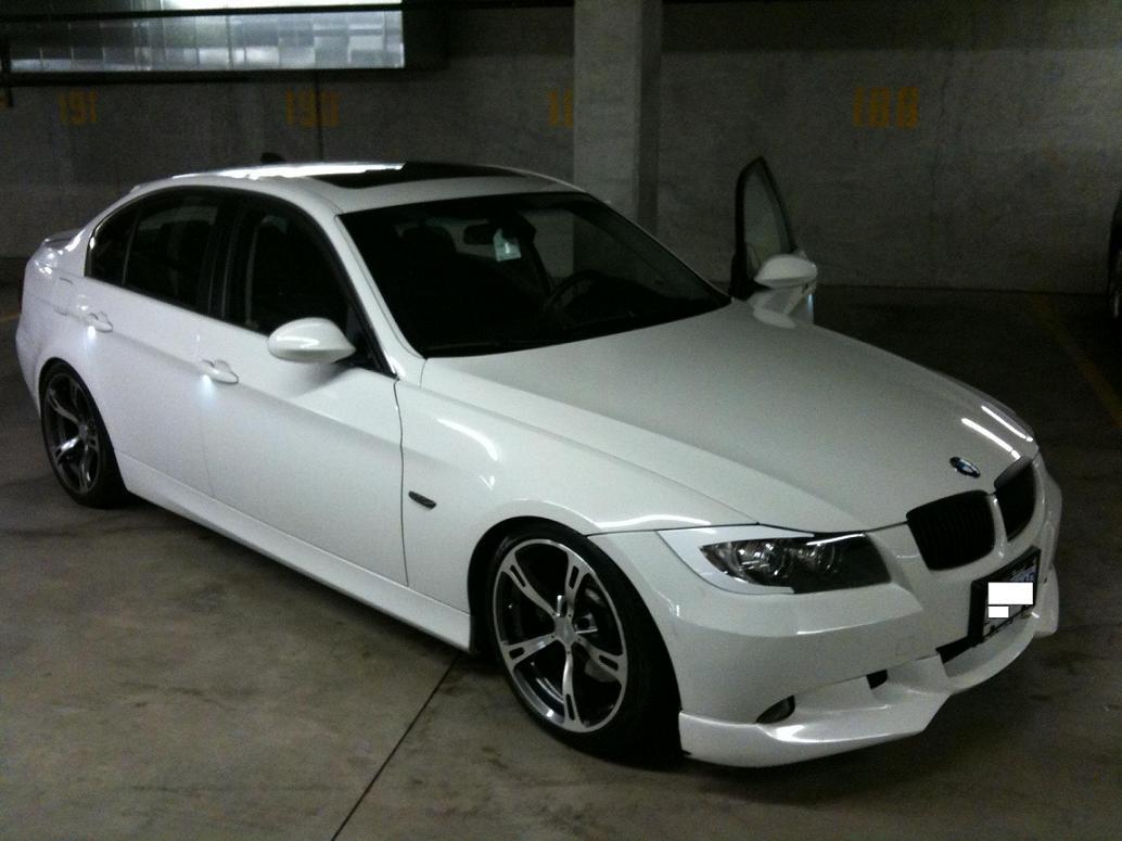 1034x775 BMW 330i