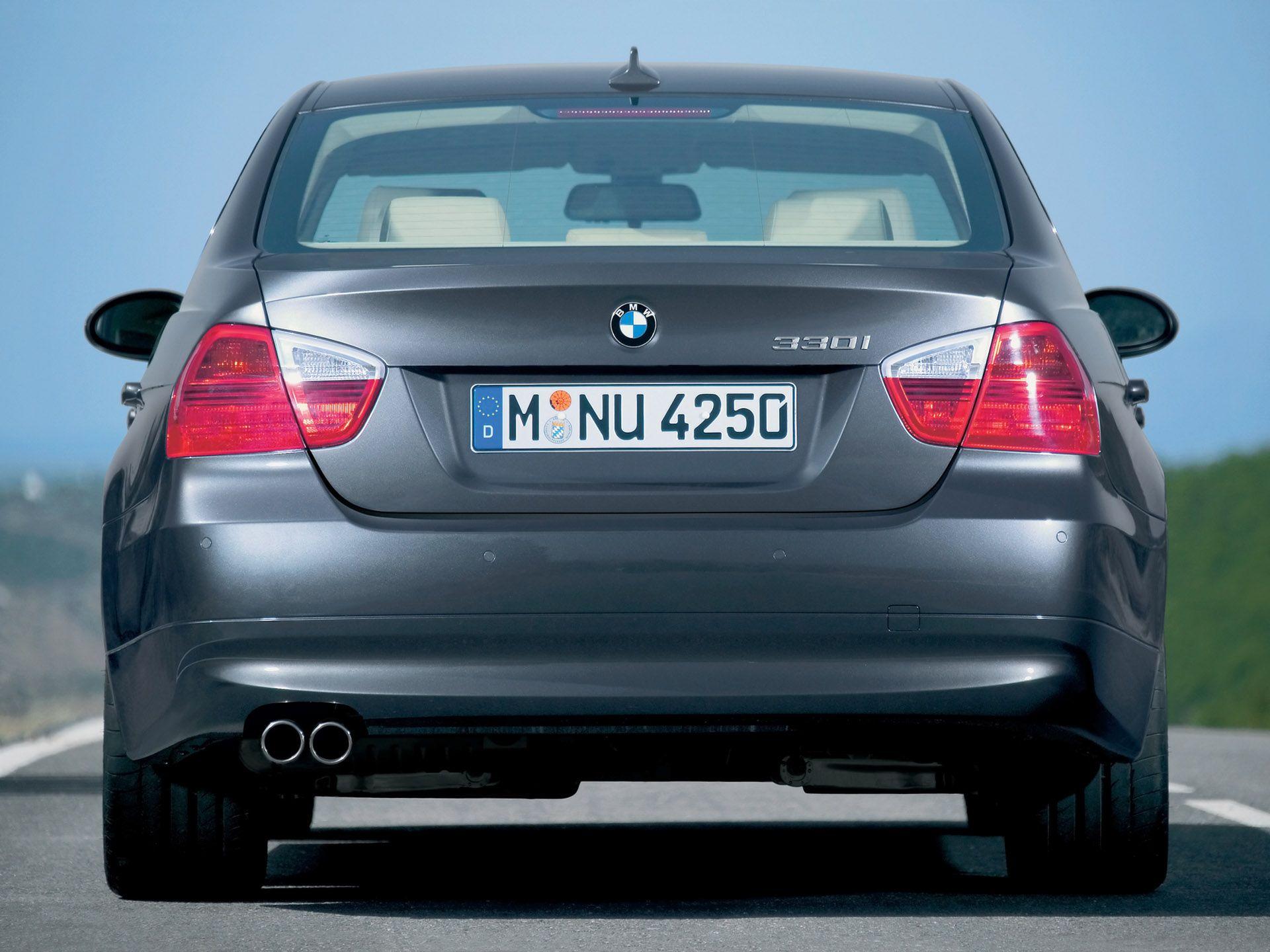 1920x1440 BMW 330i
